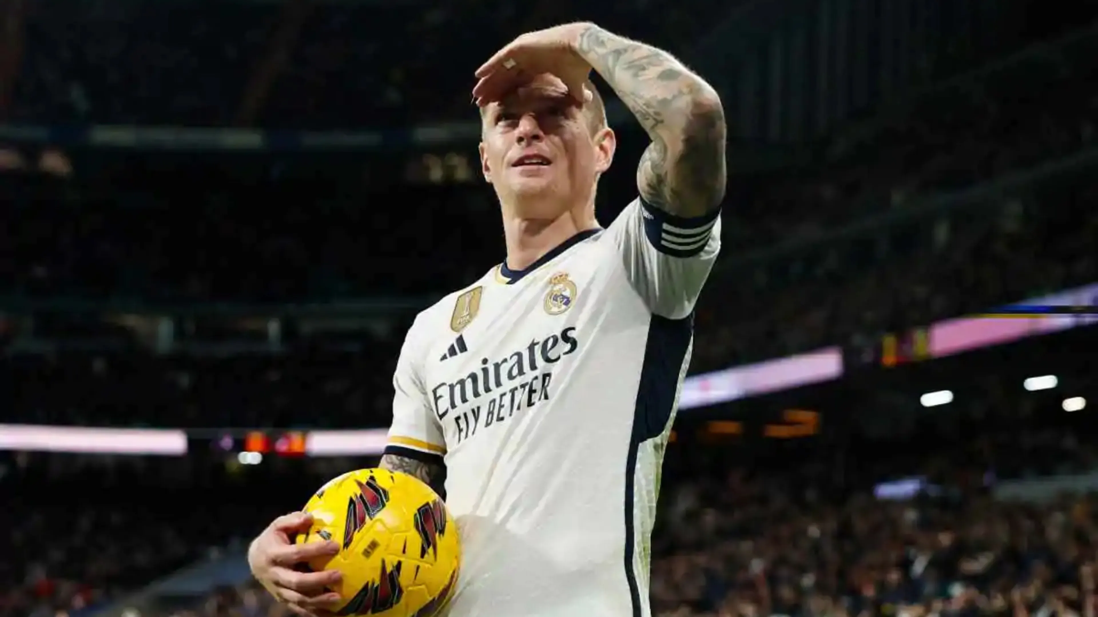 Copertina di Kroos ricoperto di insulti in Arabia: il tedesco ironizza sui social