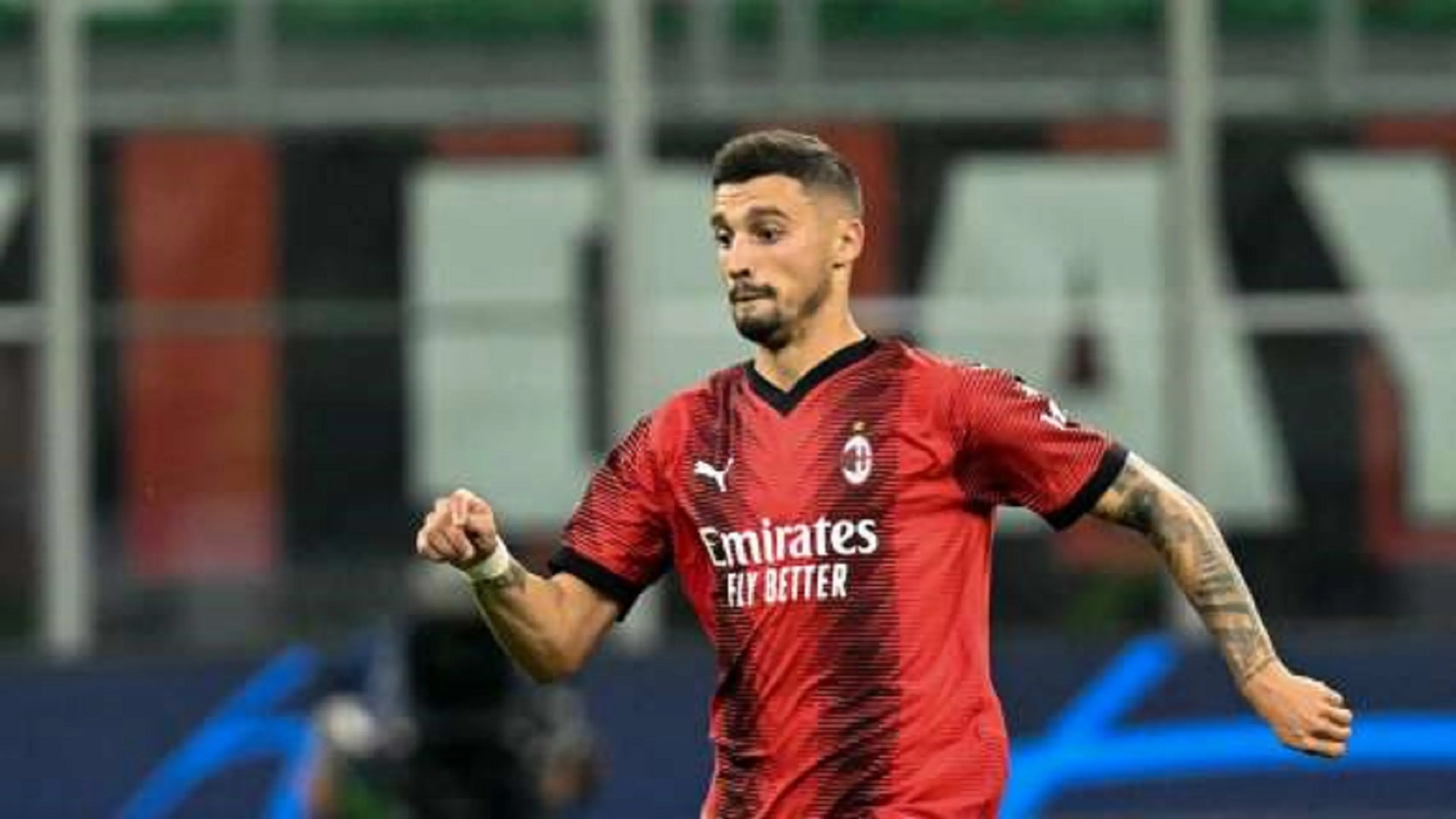 Il passaggio sbagliato di Krunic fa impazzire  i tifosi del Milan (VIDEO)