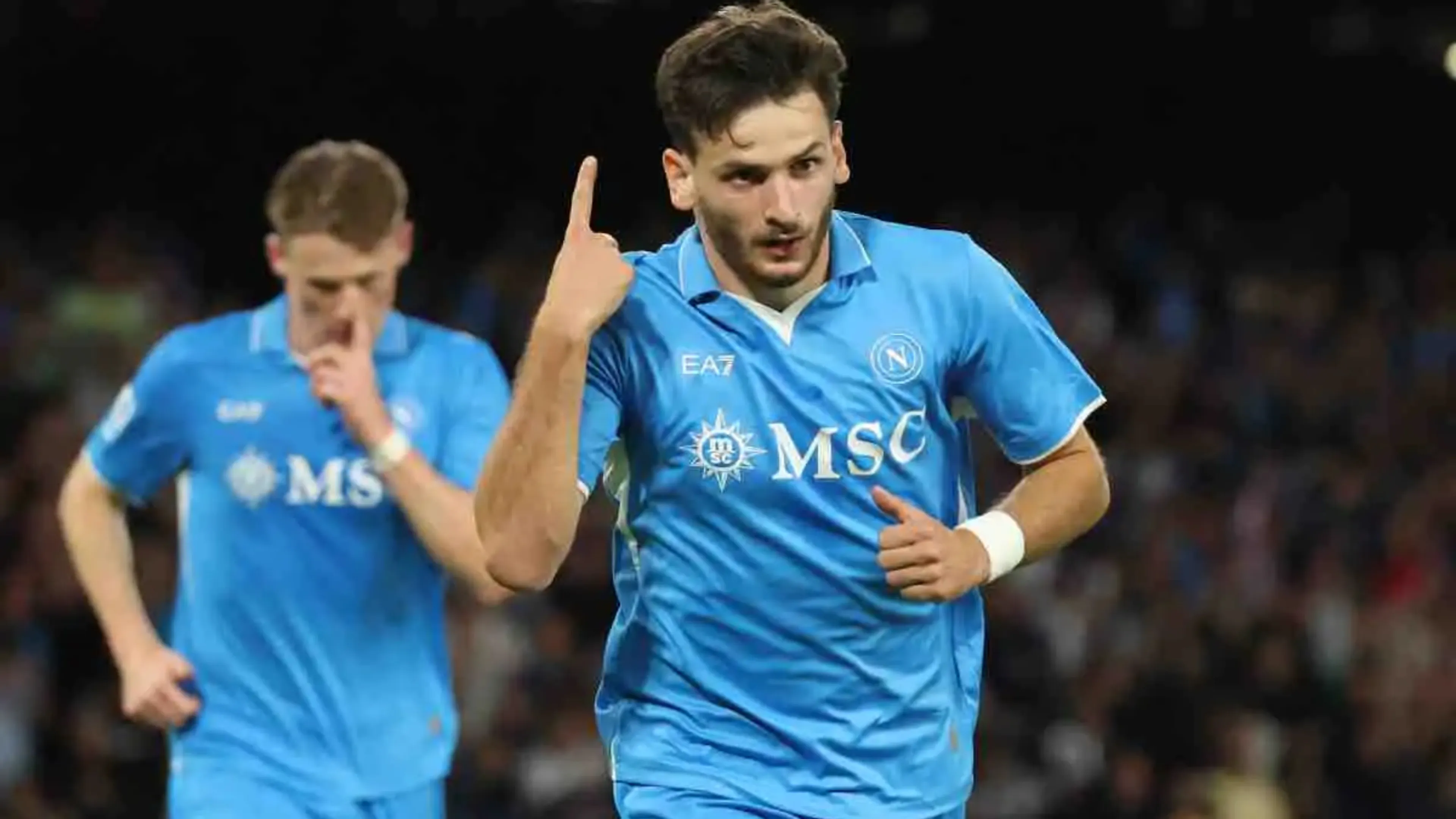 Copertina di Napoli, è gelo sul rinnovo di Kvara: sarà addio in estate