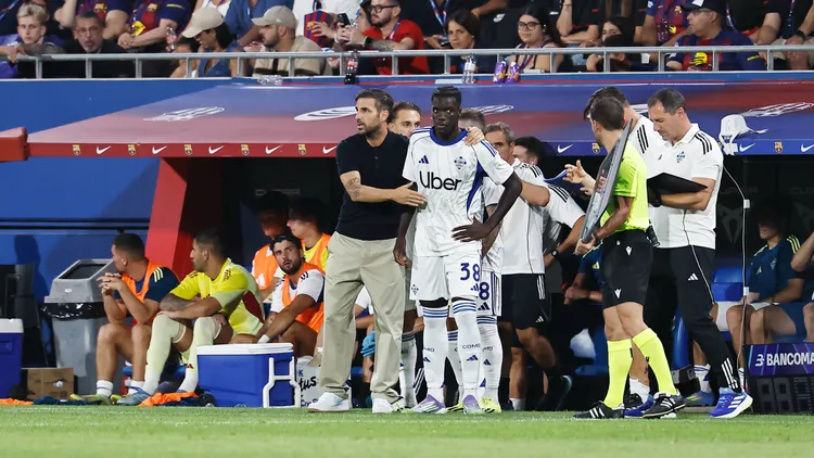 /images/l/-/r/l-r-cesc-fabregas-assane-diao-como-august-10-2025-football-soccer-spanish-pre-season-trofeu-joan-gamper-match-between-fc-barcelona-barca-como-1907-at-the-estadi-johan-cruyff-in-barcelona-spain-noxthirdxpartyxsales-aflo299952099jpg_1756469060603.jpg