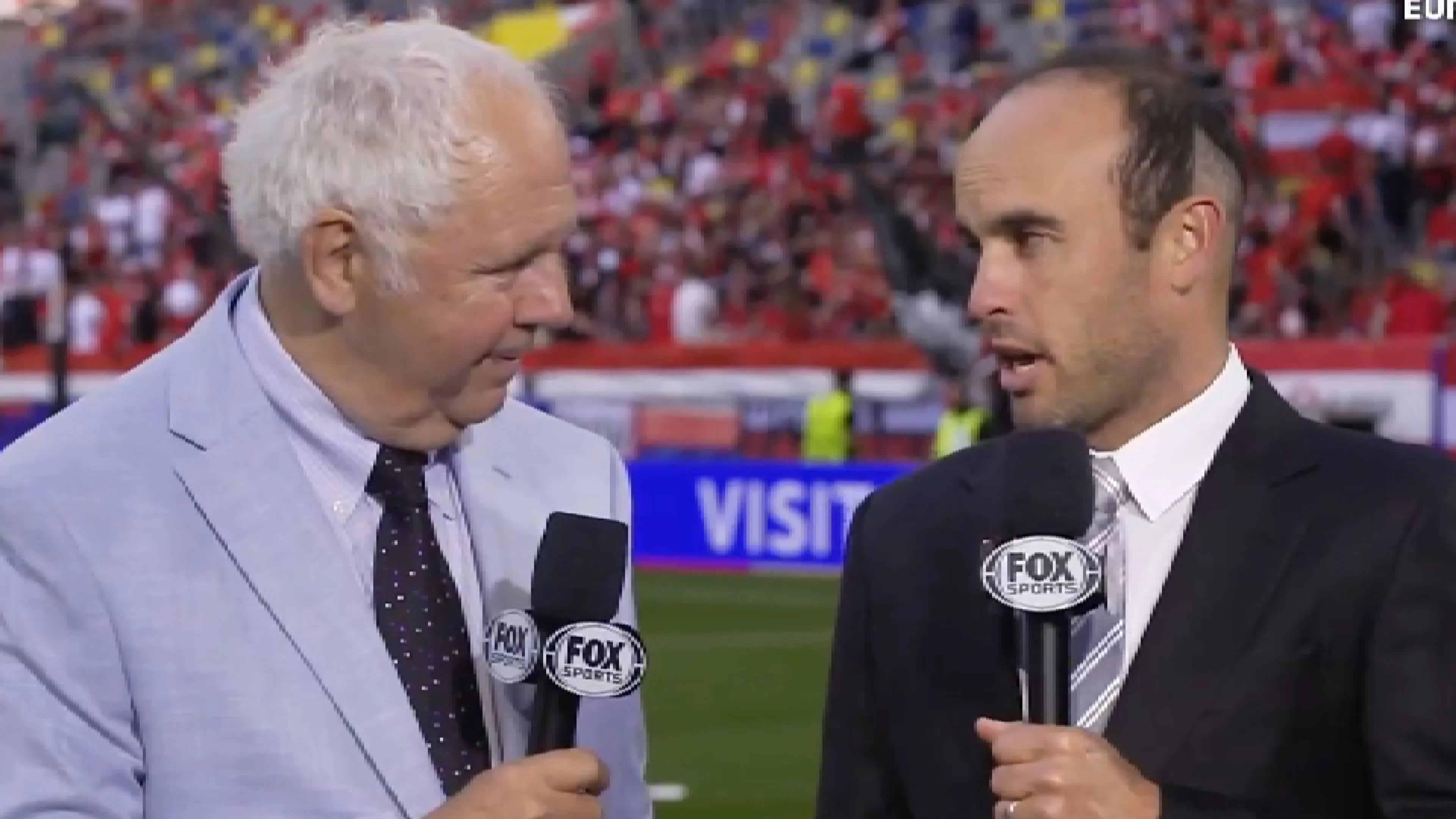 Copertina di Landon Donovan in tv con dei capelli assurdi, il video diventa virale e lui è costretto a spiegare