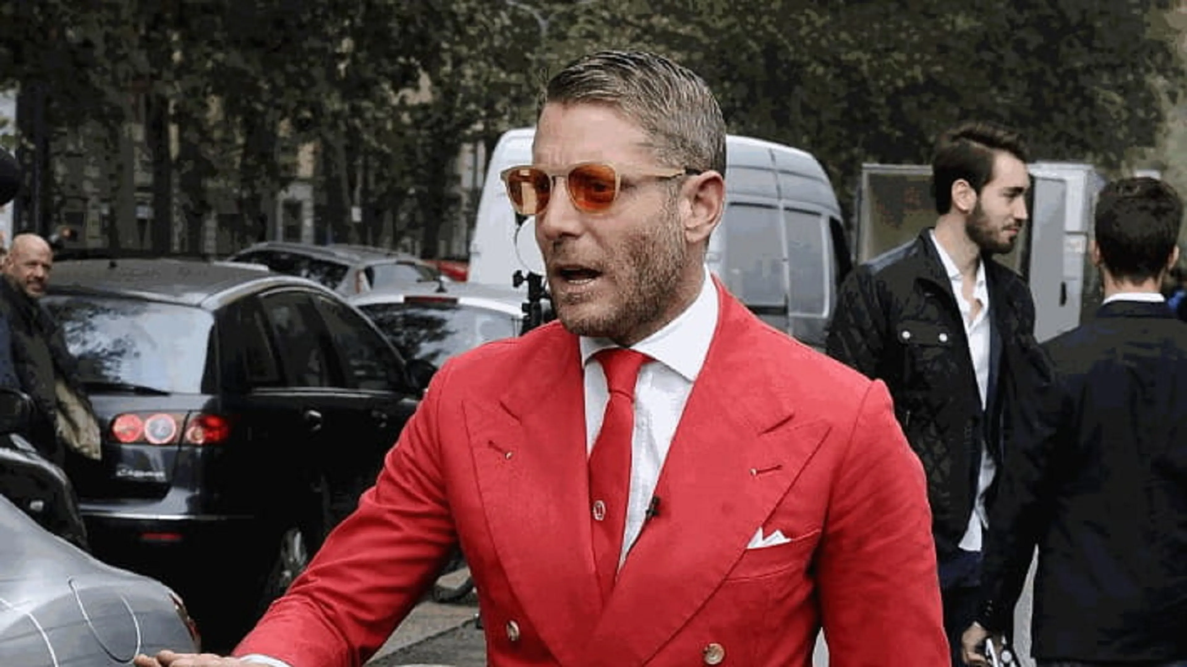 Copertina di Juve Napoli: Lapo Elkann pronto a regalare degli occhiali all'arbitro Fabbri (FOTO)
