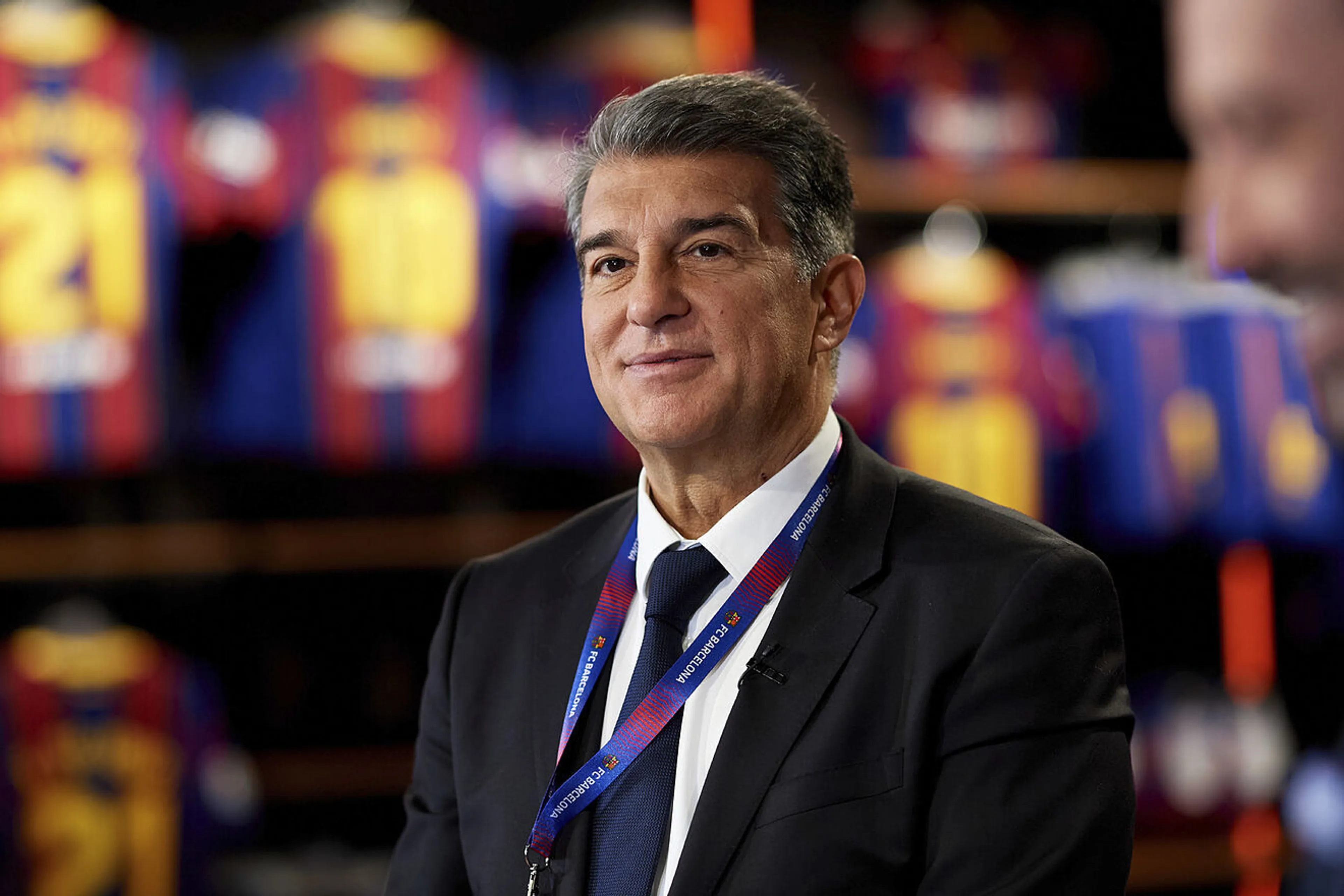 Copertina di Laporta su Messi: “Vorrei dire che resta, ma ancora non posso”