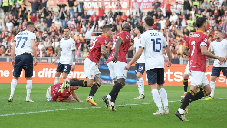 /images/l/a/r/La-Roma-vince-il-Derby-contro-la-Lazio-grazie-al-gol-di-Mancini.jpg