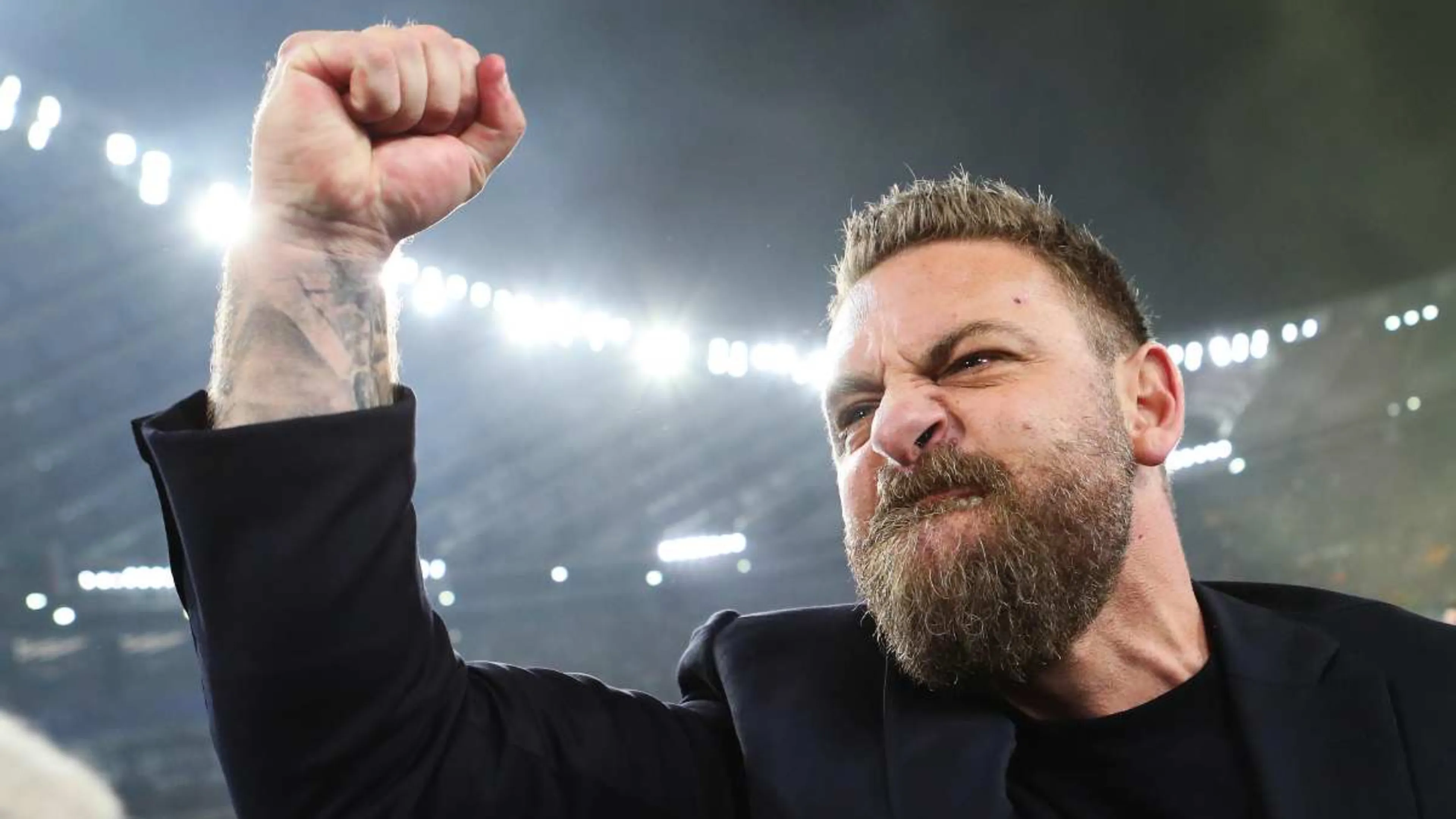 Copertina di La Roma prova il colpo da 90: un campione del mondo per De Rossi