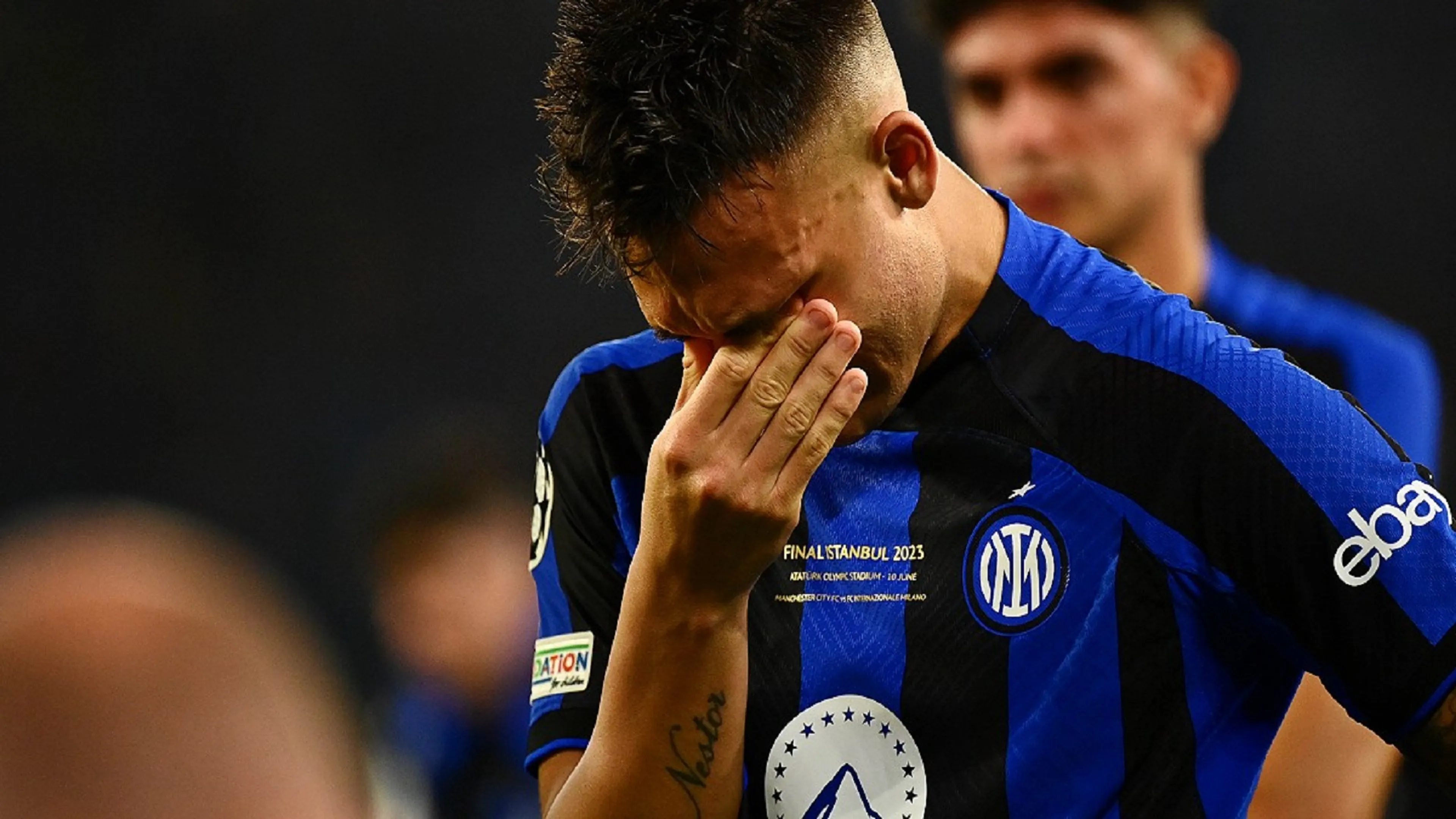 Copertina di Henry a gamba tesa su Lautaro: egoista e colpevole!