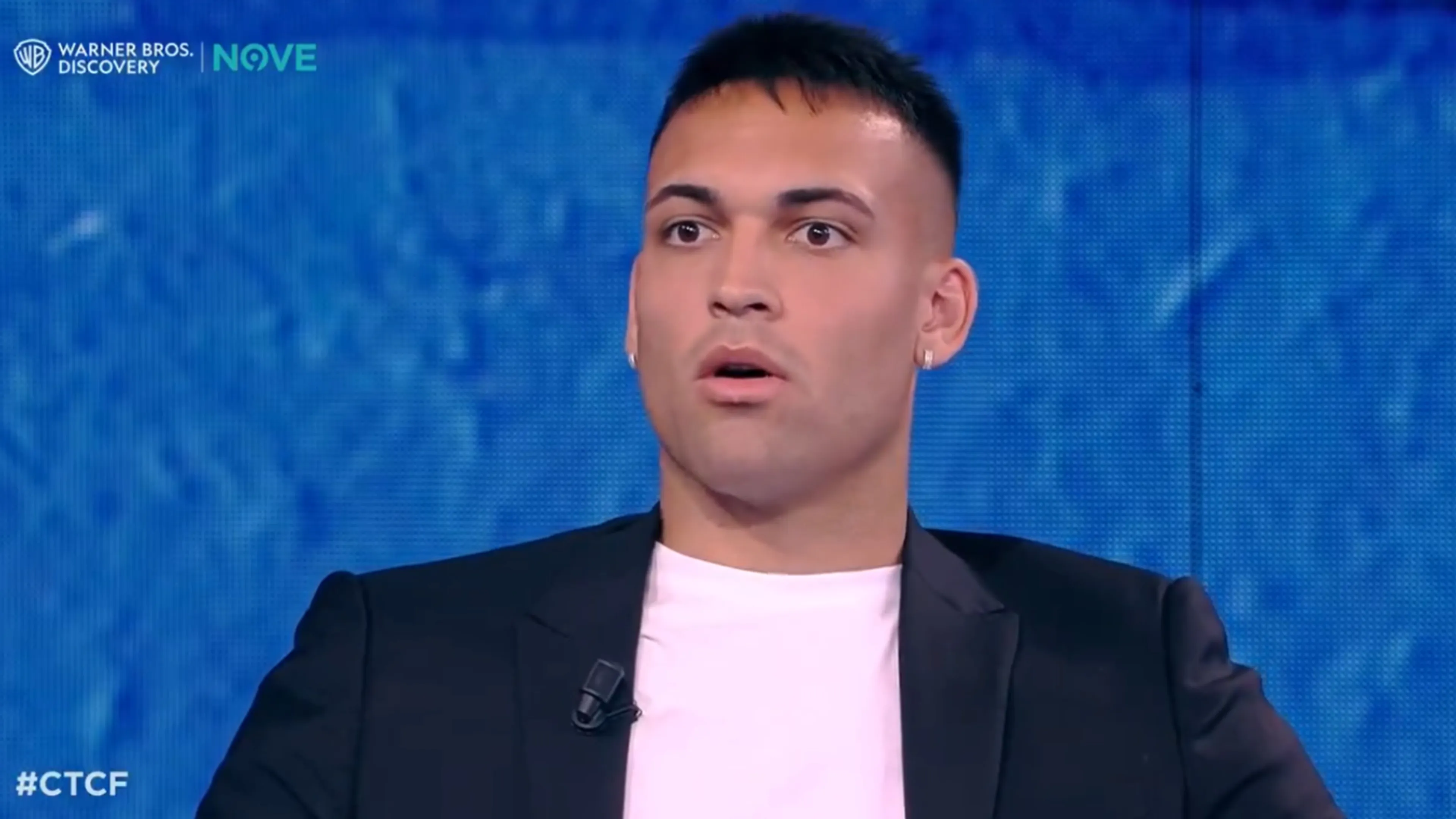 Copertina di Lautaro a Che Tempo Che fa parla del Milan senza mai citarlo. E la moglie lo mette in difficoltà con una domanda