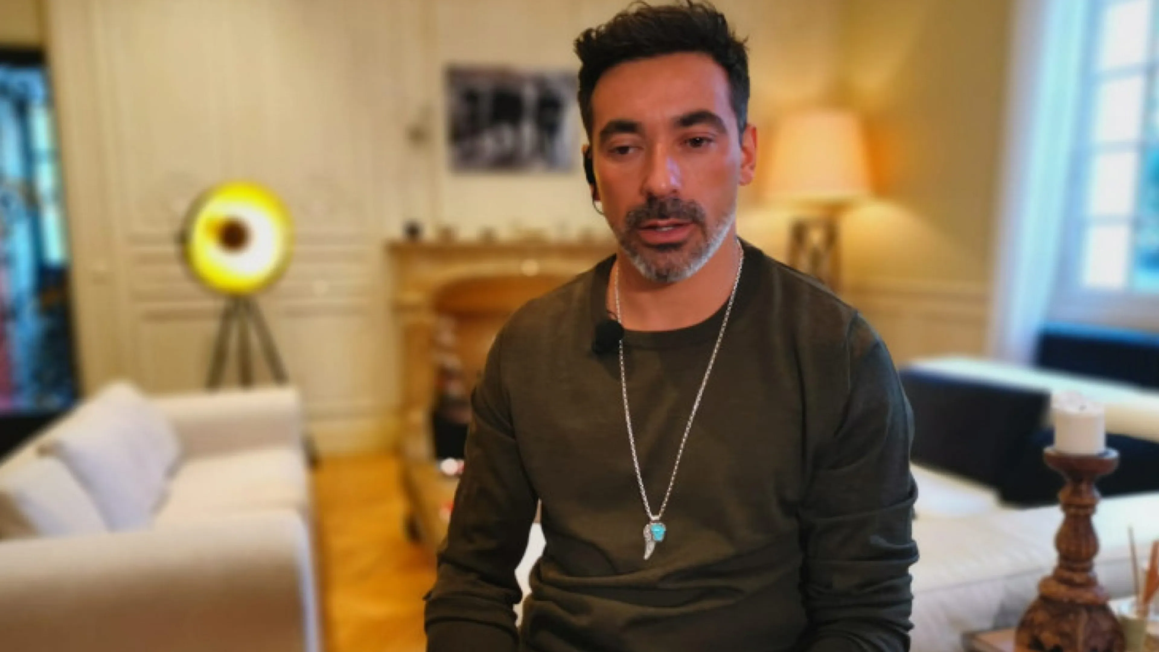 Copertina di Lavezzi torna a postare sui social mentre il fratello sbotta