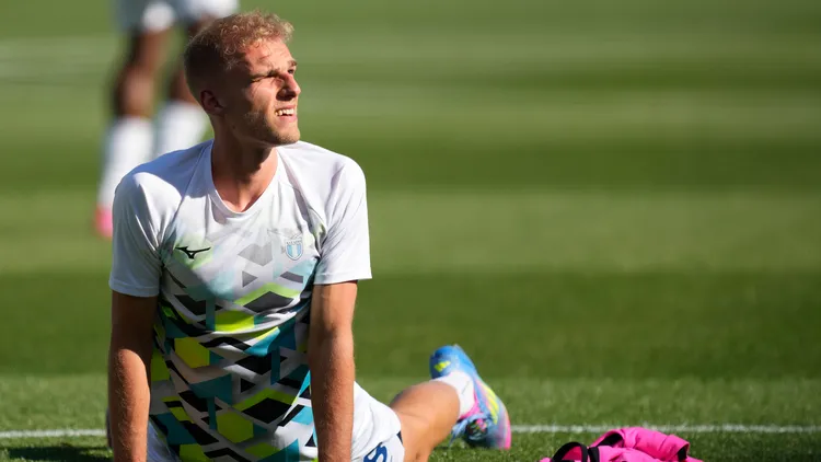 /images/l/a/z/lazio-v-juventus-serie-a-gustav-isaksen-right-winger-of-lazio-and-denmark-during-the-warm-up-before-the-serie-a-match-between-lazio-and-juventus-at-stadio-olimpico-on-may-11-2025-in-rome-italy-rome-italy-copyright-xjosexbretonx-originalfilenamebretonhernandez-laziovju250510nprcmjpgjpg_1753272588457.jpg