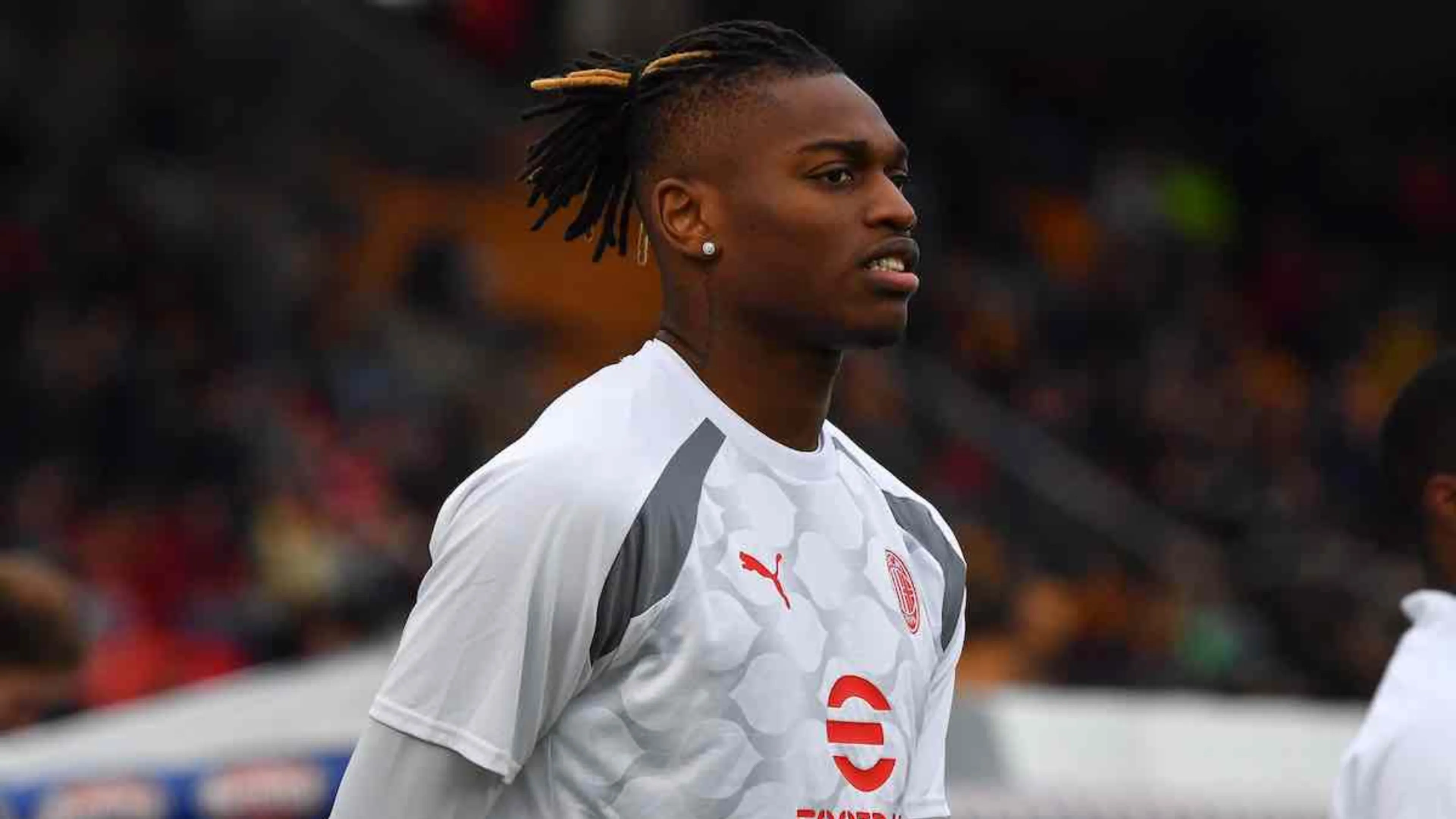 Copertina di Leao reagisce allo sfogo di Koundé: "Stiamo tenendo ritmi pericolosi"