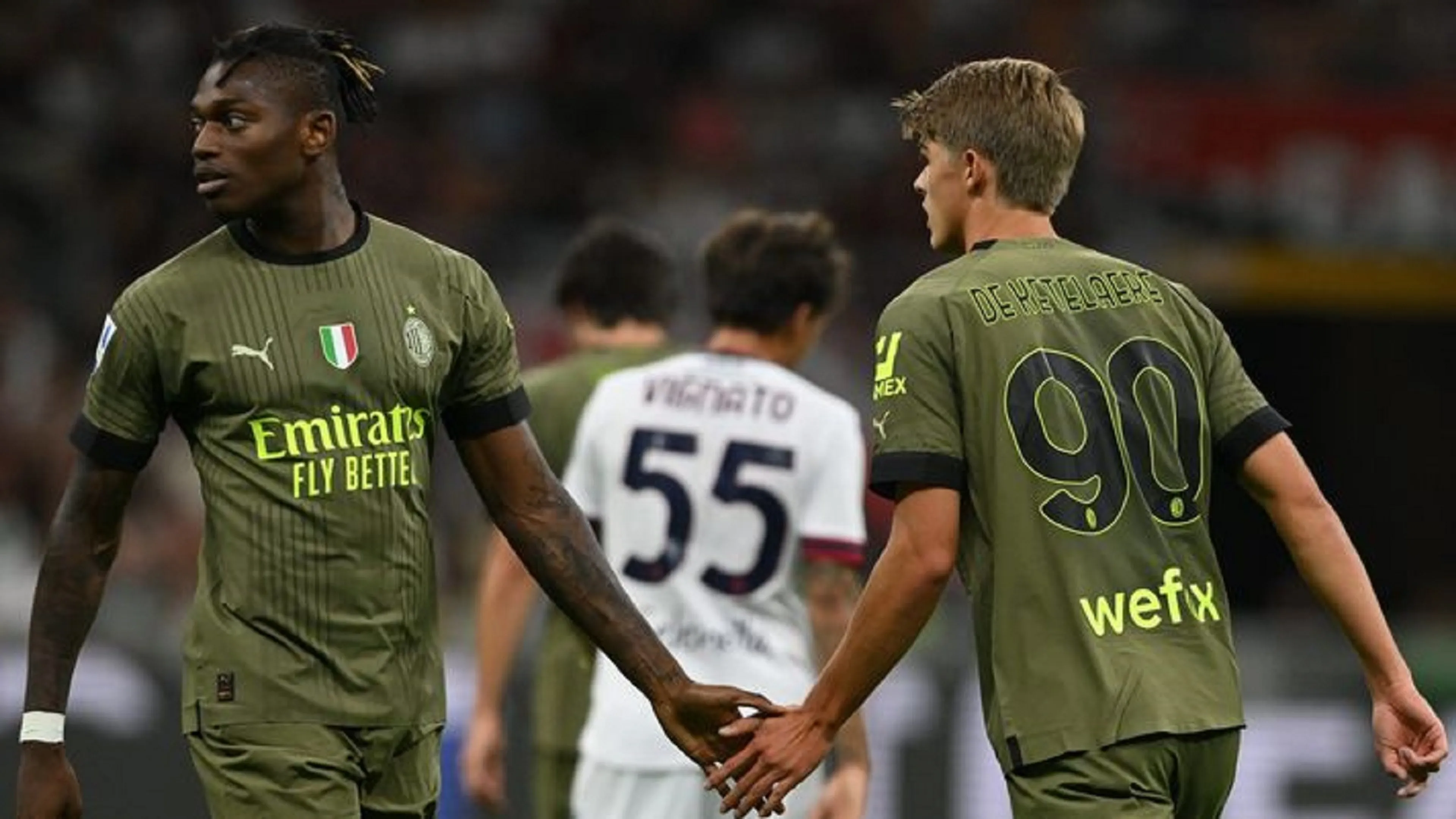 Copertina di Leao e la “gufata” a De Ketelaere prima di Fiorentina Milan (FOTO)