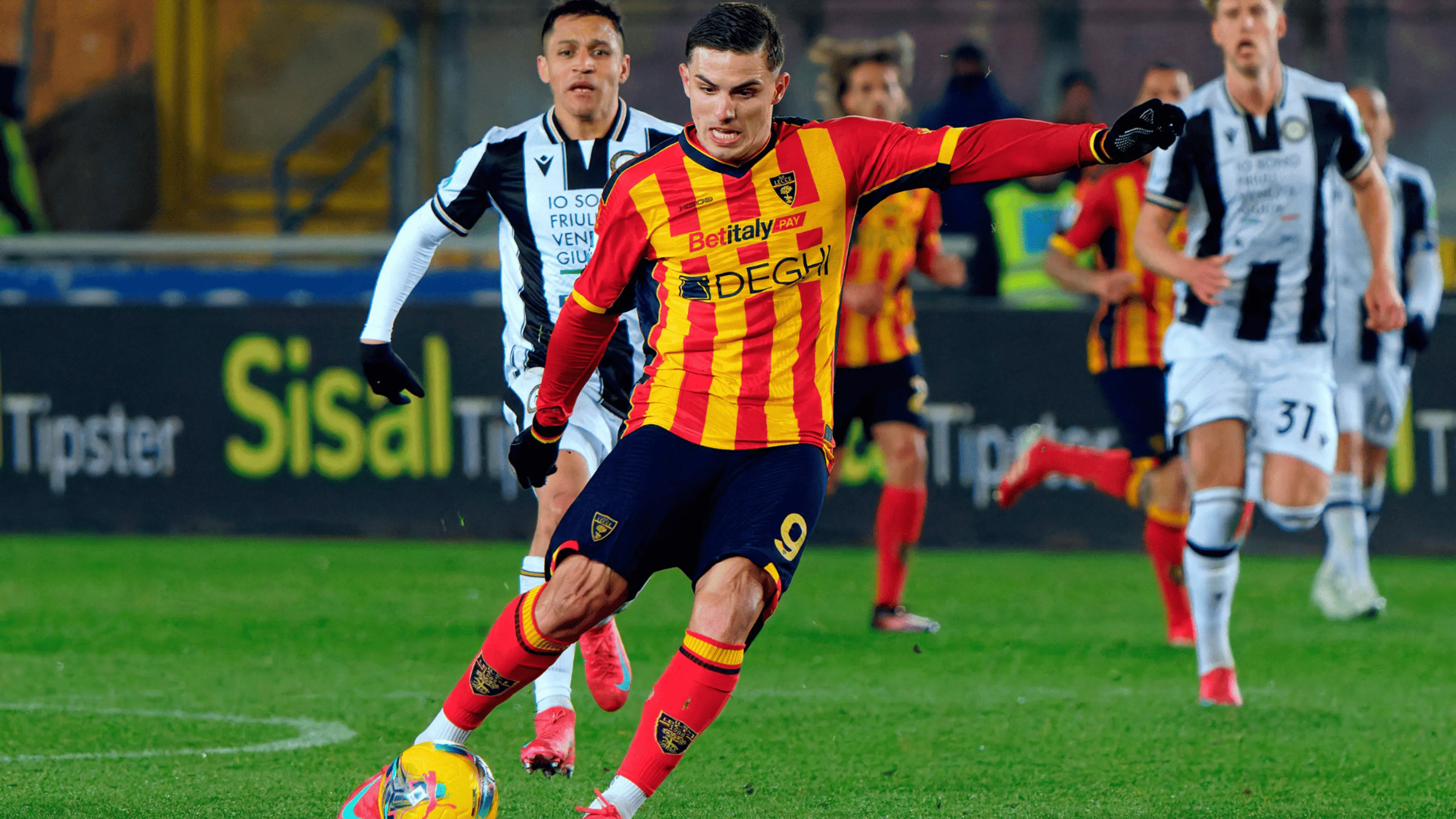 Copertina di Fantacalcio, infortunio Krstovic: l’attaccante del Lecce gioca contro il Milan?