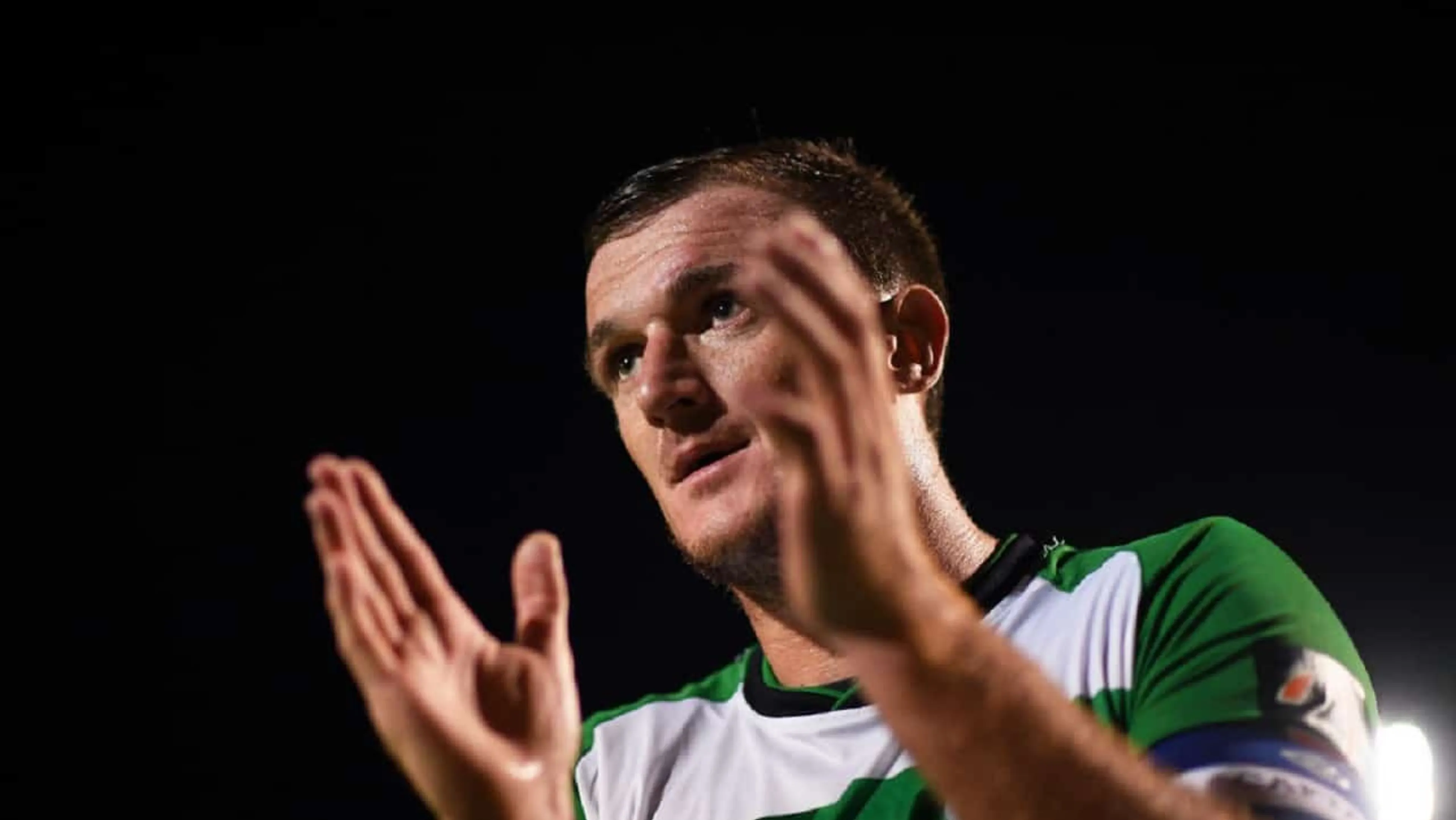 Copertina di Tragedia in Inghilterra: trovato impiccato il capitano dello Yeovil Town