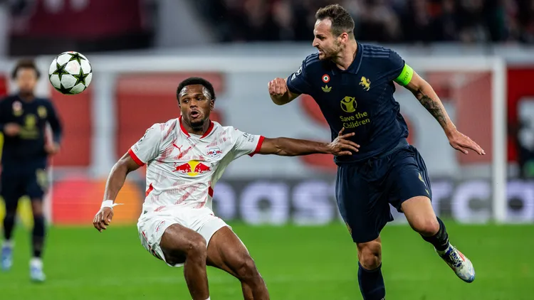 /images/l/e/i/leipzigs-lois-openda-gegen-turins-federico-gatti-fussball-uefa-champions-league-vorrunde-2-spieltag-juventus-turin-23-2-oktober-2024-red-bull-arena-leipzig-rb-leipzig-juventus-turin-23-leipzigs-lois-openda-against-turins-federico-gatti-football-uefa-champions-league-preliminary-round-2-matchday-juventus-turin-2-3-2-october-2024-red-bull-arena-leipzig-rb-leipzig-juventus-turin-2-3jpg_1756803296924.jpg