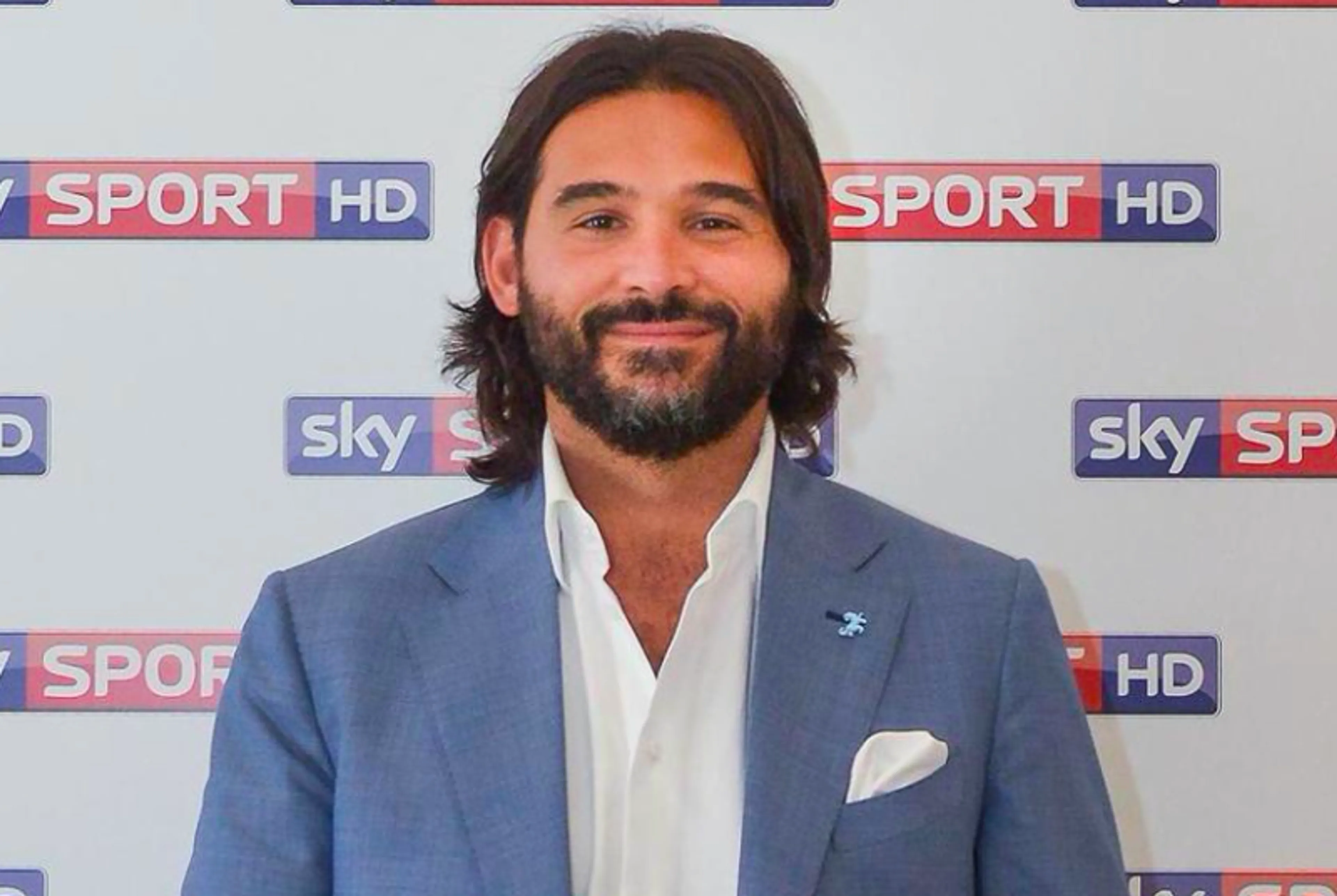 Non solo FIFA22… Lele Adani spiazza tutti e torna in tv