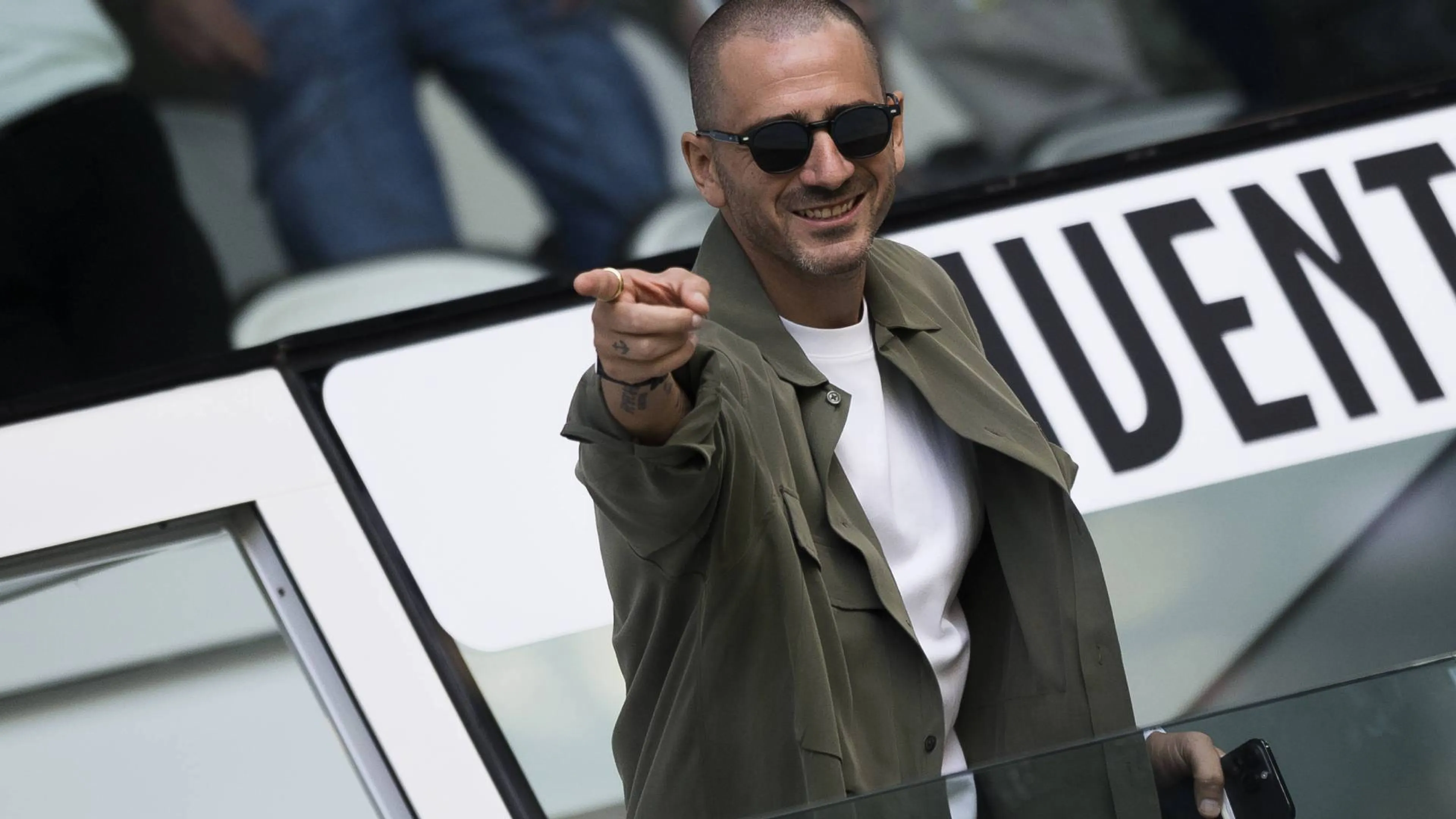 Copertina di Bonucci sostiene le visite mediche al J Medical e scatena le reazioni dei tifosi