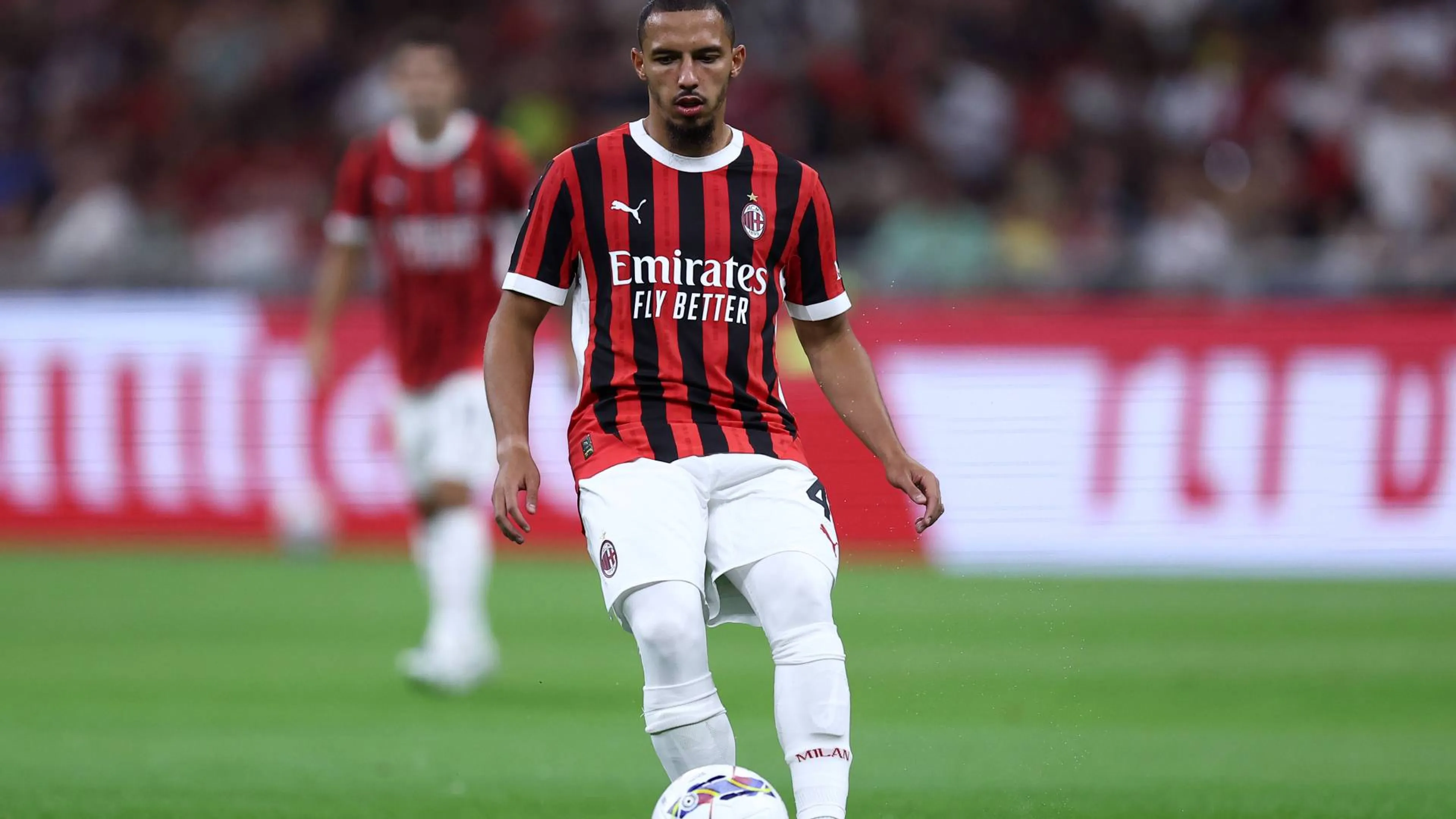 Copertina di Milan, ufficializzato Gimenez c'è una doppia cessione in vista nelle ultime ore di mercato