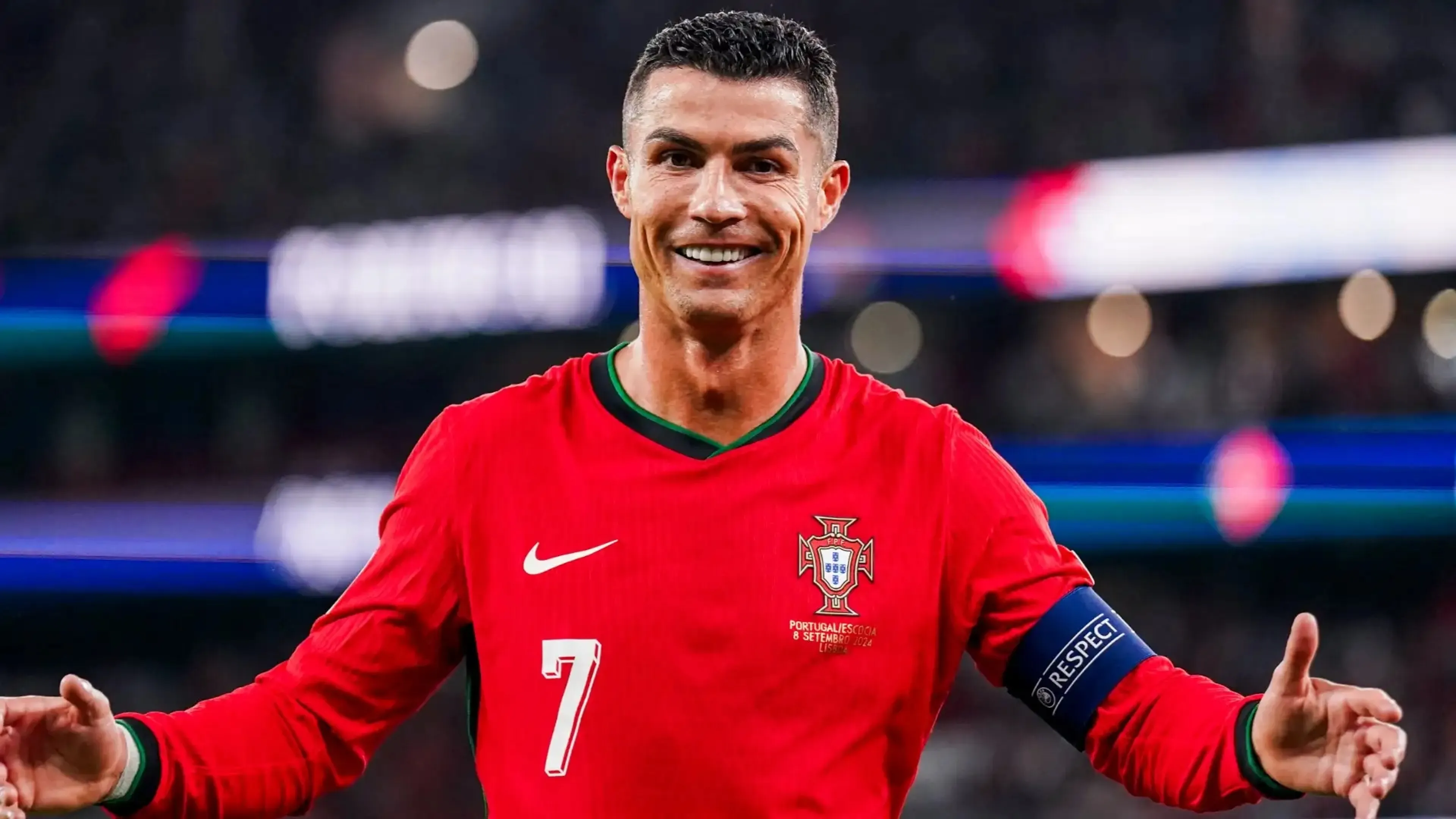 Copertina di L'ex compagno di nazionale smaschera CR7: "Ecco che ci aveva detto nel 2003"