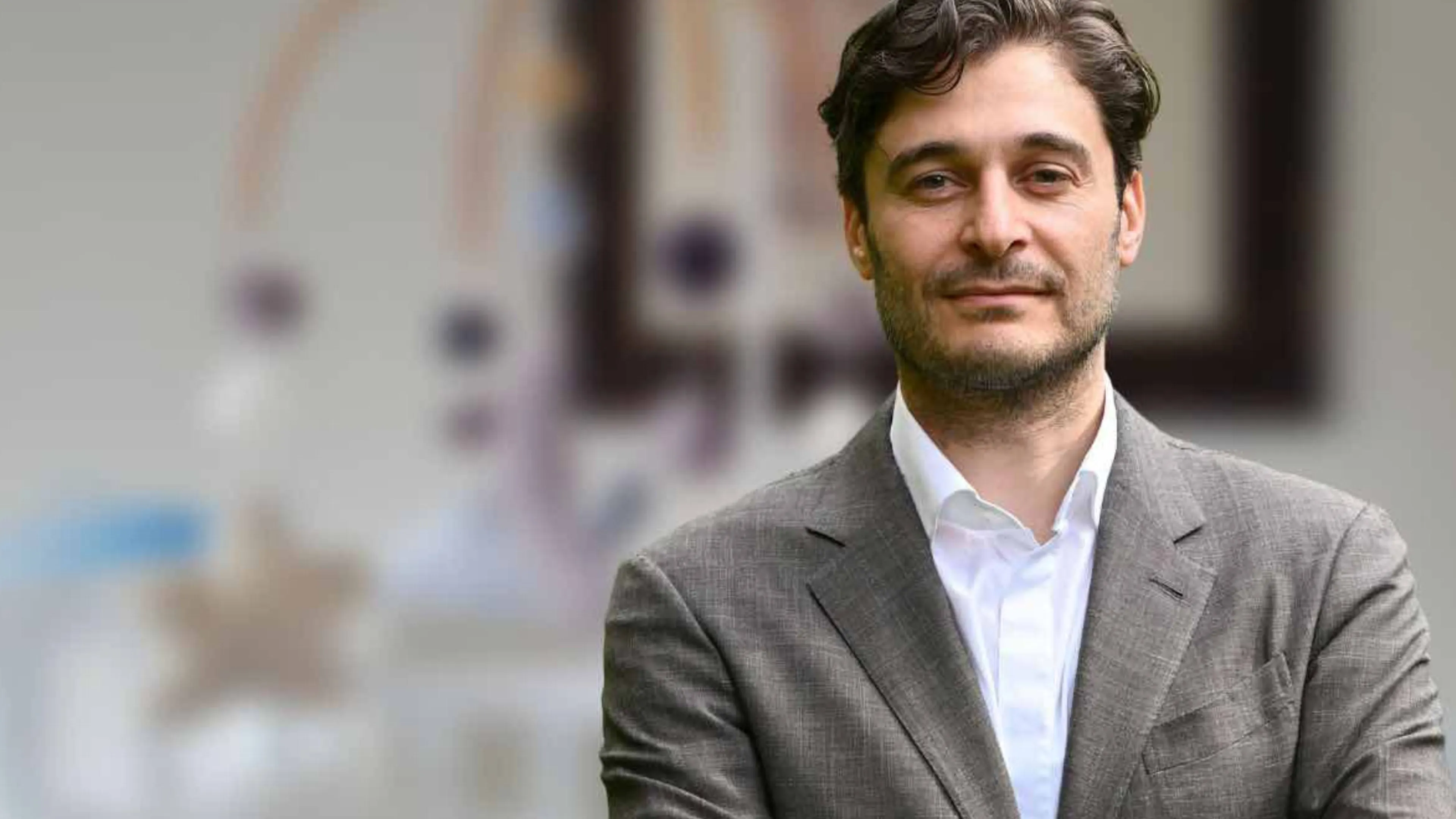 Copertina di Lino Guanciale: “Contento che la Juve abbia smesso di vincere, spero che venga annientata”