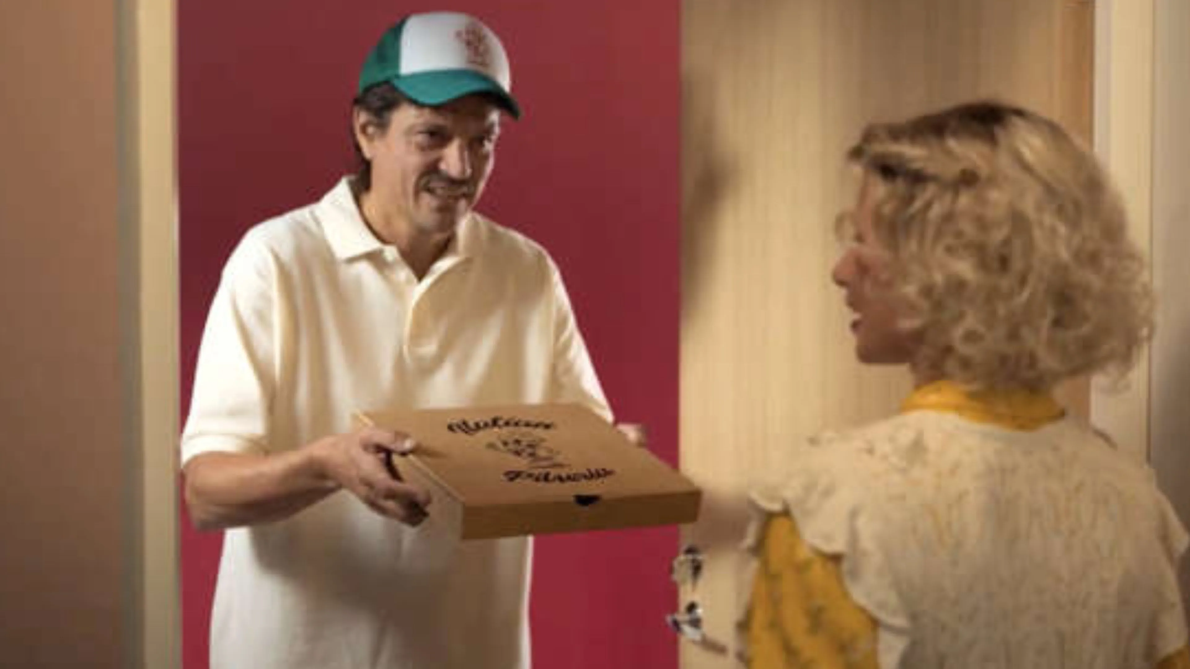 Copertina di Litmanen che consegna la pizza e parla italiano in un film finlandese è la cosa più assurda che vedrete oggi (VIDEO)