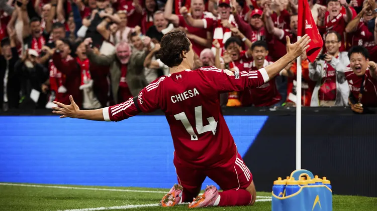 /images/l/i/v/liverpool-england-august-15-2025-federico-chiesa-of-liverpool-celebrates-after-scoring-the-team-s-third-goal-during-the-premier-league-2025-match-between-liverpool-and-bournemouth-at-anfield-stadium-copyright-xx-sportspressphotospr10809jpg_1755332112916.jpg