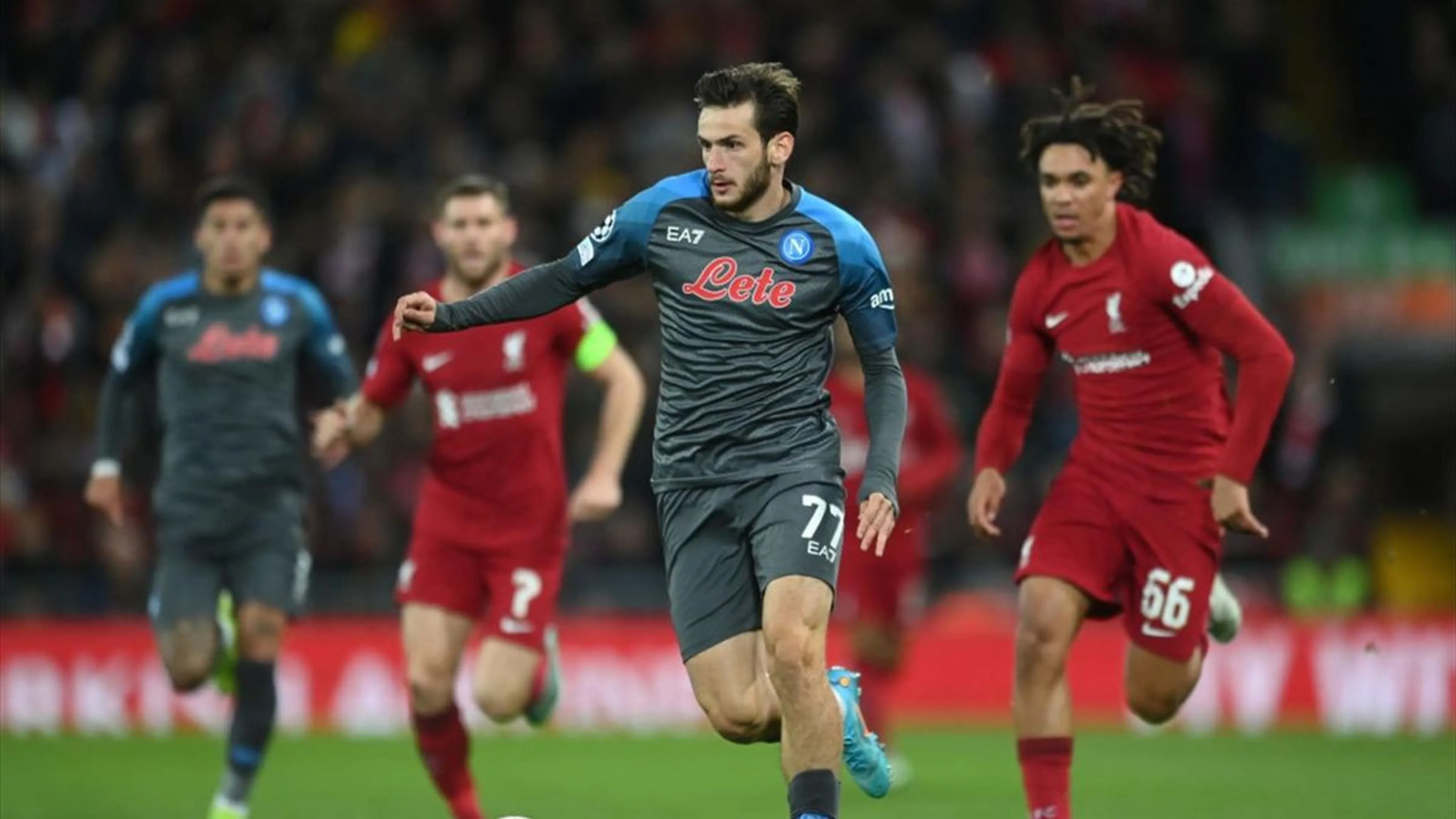 Copertina di Liverpool-Napoli, anche Ryanair ironizza sul goal annullato a Ostigard