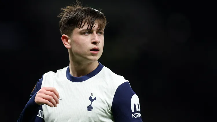 /images/l/o/n/london-england-30th-january-2025-mickey-moore-of-tottenham-hotspur-during-the-uefa-europa-league-match-at-the-tottenham-hotspur-stadium-london-picture-credit-should-read-david-klein-sportimage-editorial-use-only-no-use-with-unauthorised-audio-video-data-fixture-lists-club-league-logos-or-live-services-online-in-match-use-limited-to-120-images-no-video-emulation-no-use-in-betting-games-or-single-club-league-player-publications-spi078dktottenhamelfsborg-spi-3644-0079jpg_1750322130067.jpg