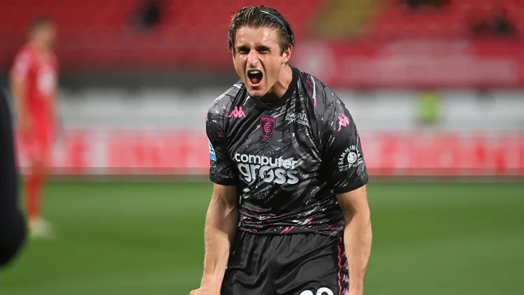 /images/l/o/r/lorenzo-colombo-serie-a-2024-25-monza-empoli-1-3-esultanza-jubel-joy-celebration-single-shot-serie-a-2024-25-monza-empoli-1-3jpg_1751273221152.jpg
