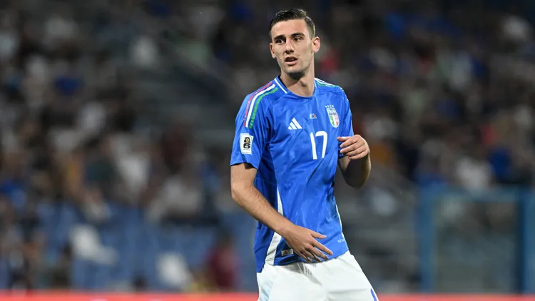 /images/l/o/r/lorenzo-lucca-italia-qualifying-round-italy-moldova-2-0-azione-action-single-shot-2024-25-qualificazioni-mondiali-2026-italia-moldova-moldavia-2-0jpg_1752604164633.jpg