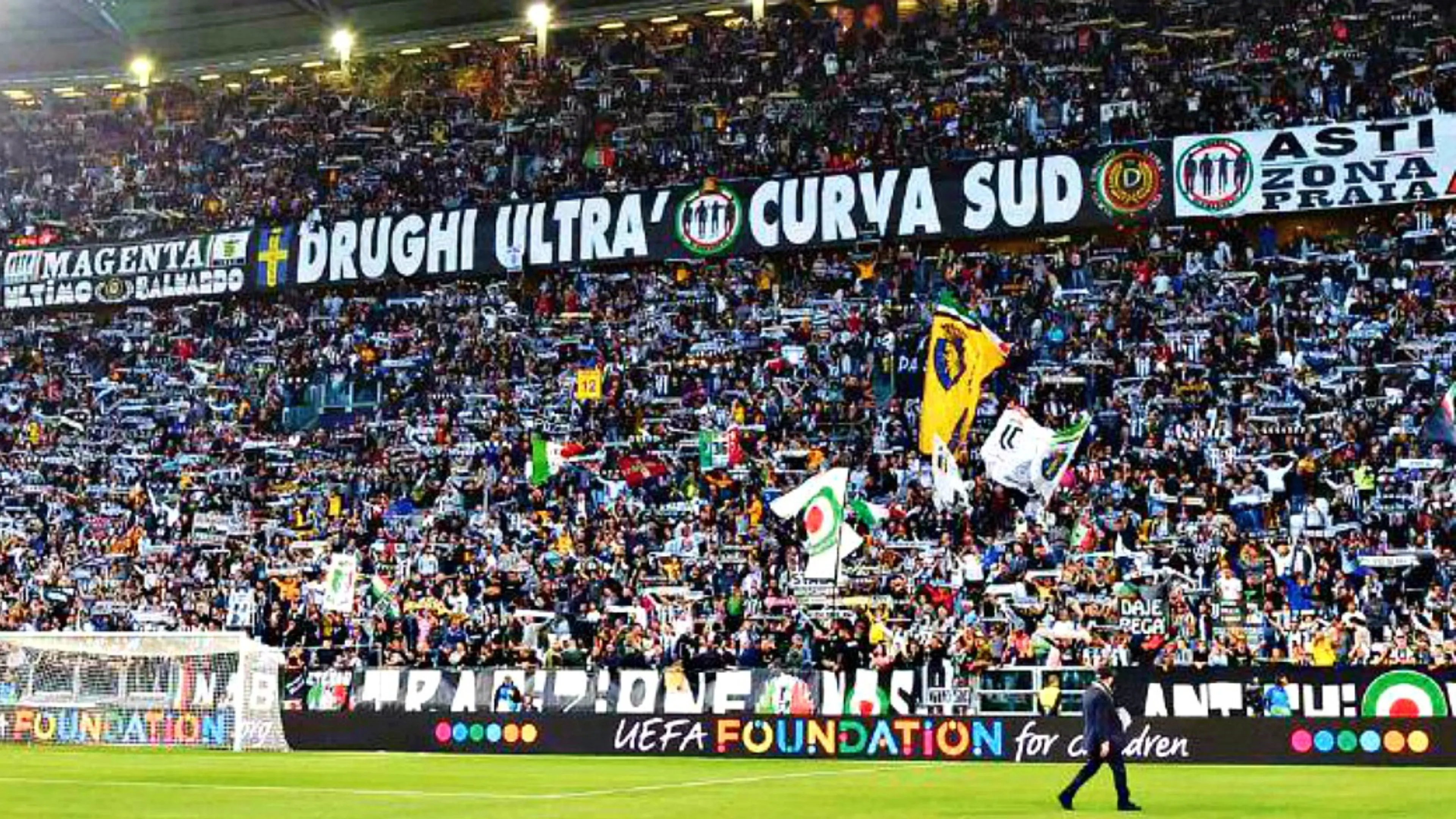 Copertina di Lo sfogo del giornalista di Report: "Dopo il servizio sulla Juve la mia vita è finita. Hanno cercato di uccidermi"