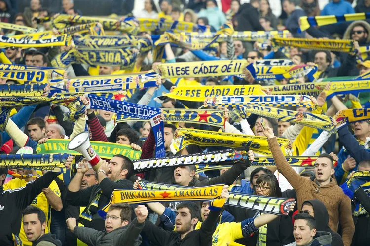 /images/l/o/s/los-horarios-del-cadiz-cf-dividen-a-la-aficion.jpg