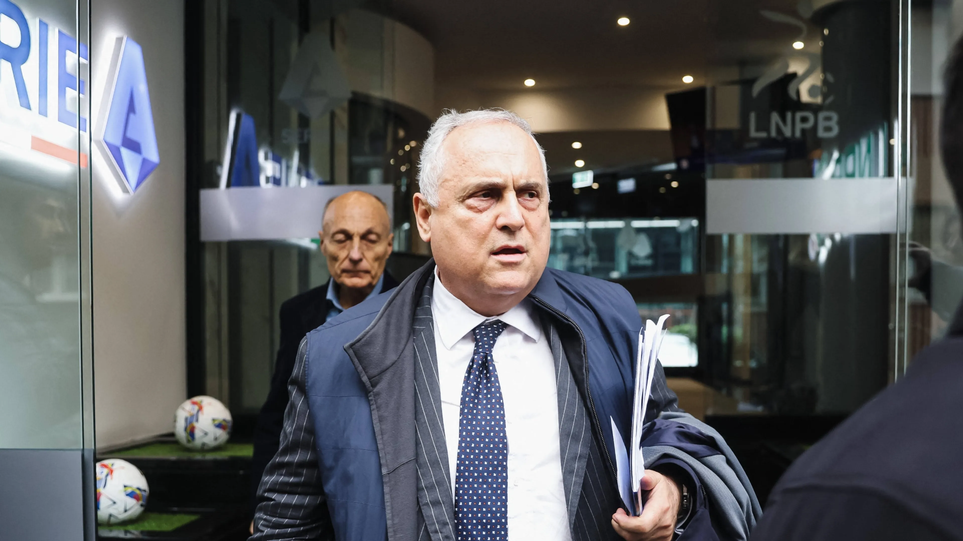 Copertina di Borsa Lazio, grossi spostamenti di azioni. Lotito rivela: "Ecco cosa sta succedendo"