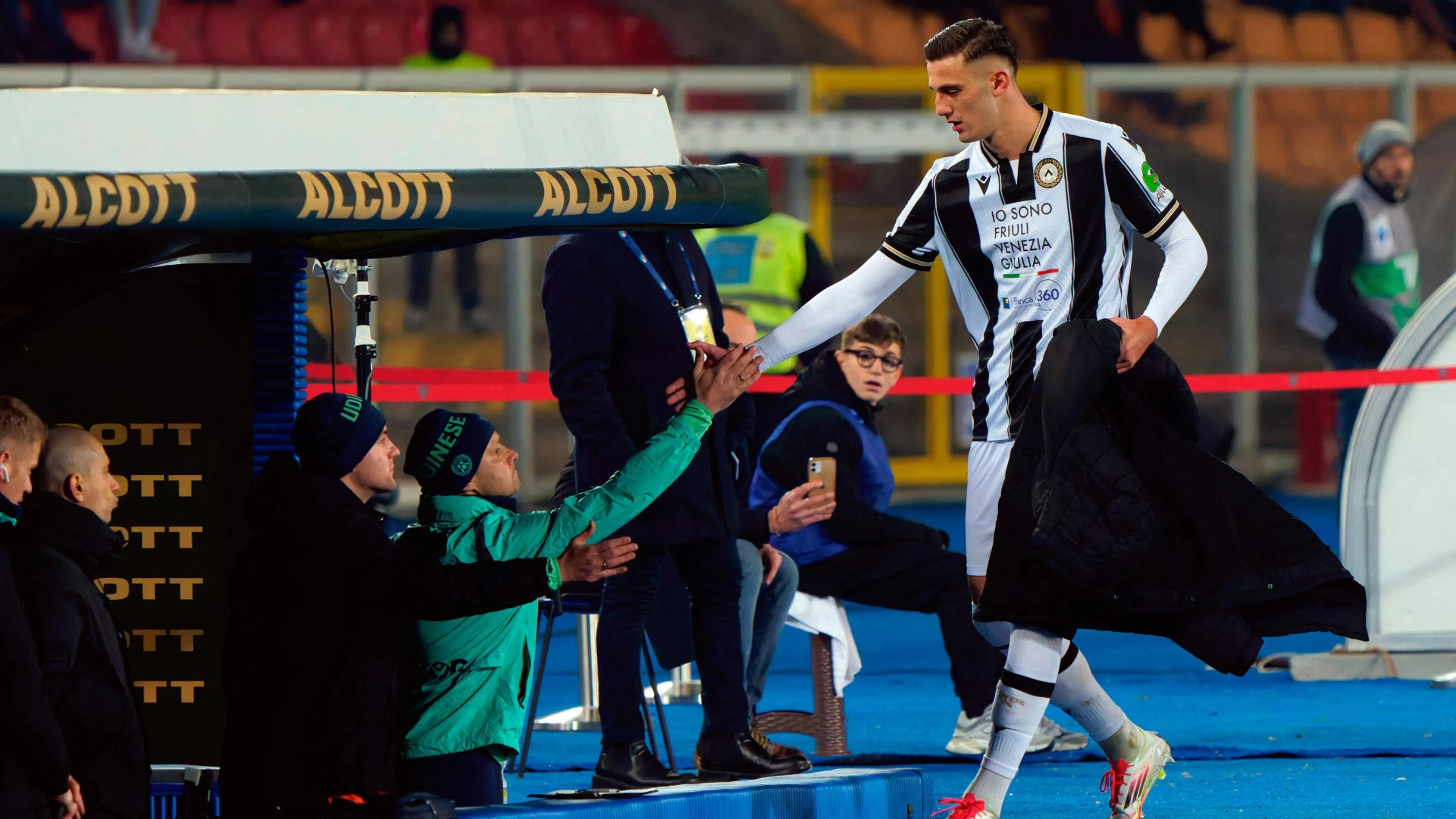 lucca-litiga-con-padelli-in-panchina-dopo-lecce-udinese