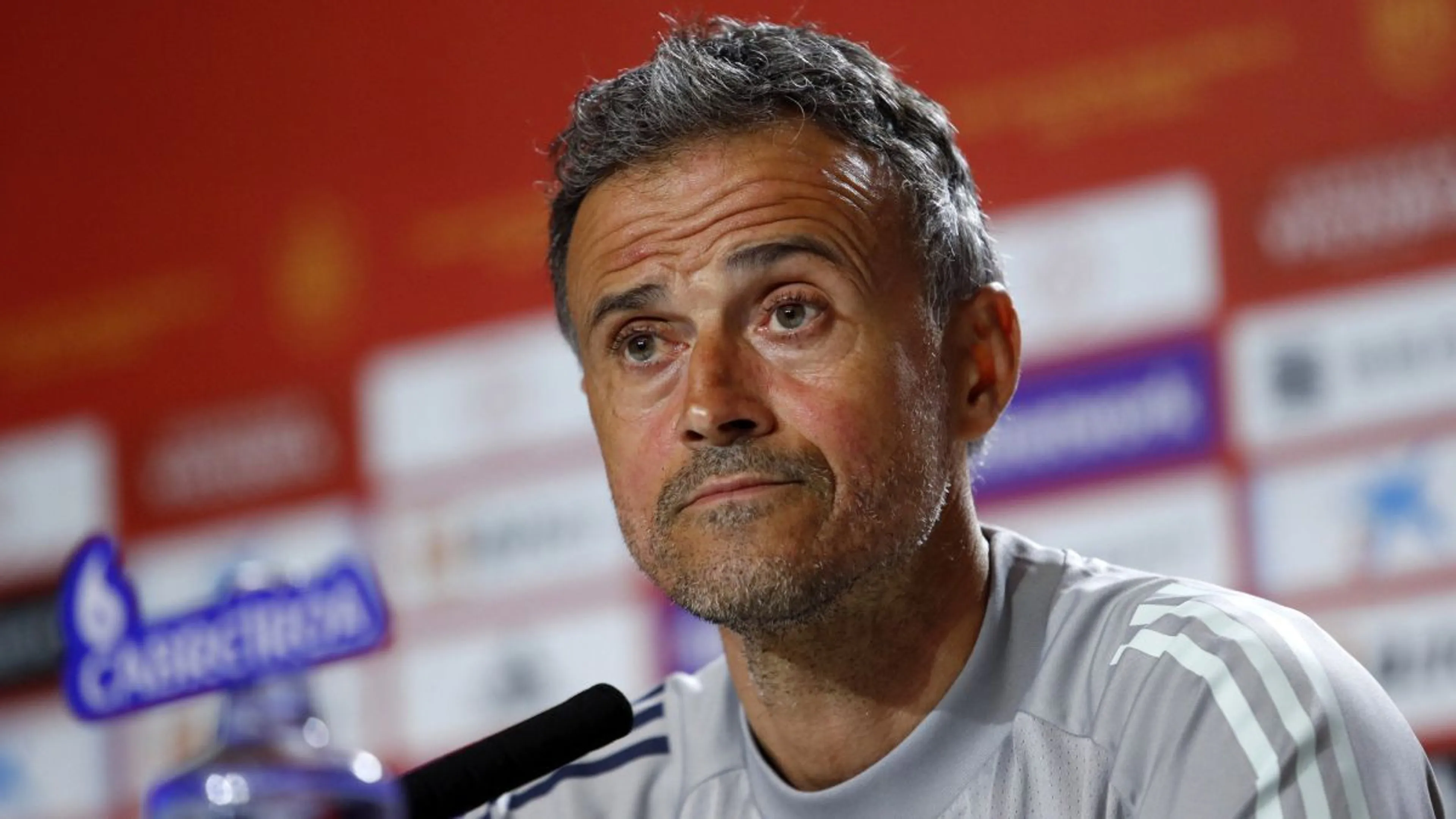 Copertina di Luis Enrique se la prende con la stampa, la bordata di un giornalista: “Mi sembra una Mourinhata”