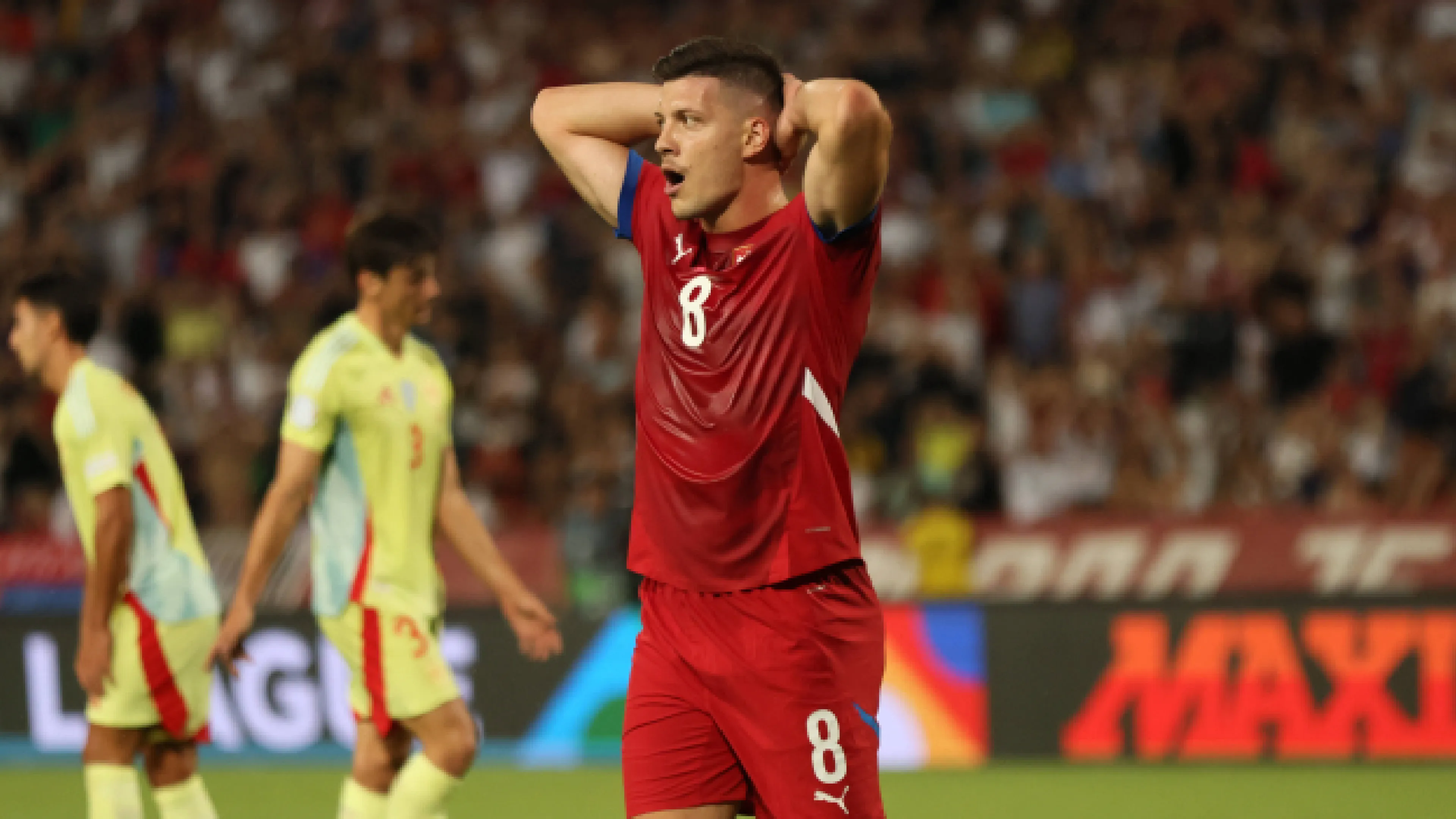 Copertina di Jovic, che errore! L'attaccante del Milan si divora un gol incredibile in Serbia-Spagna (VIDEO)