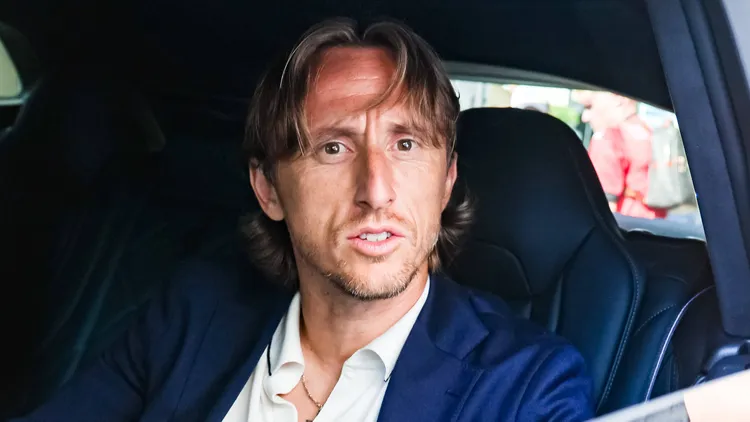 /images/l/u/k/luka-modri-at-casa-milan-for-the-contract-signing-with-ac-milan-luka-modric-arrives-at-casa-milan-for-the-contract-signing-with-ac-milan-in-milan-italy-on-july-14-2025-milan-italy-copyright-xalessandroxbremecx-originalfilenamebremec-lukamodr250714npqsvjpgjpg_1754321797276.jpg