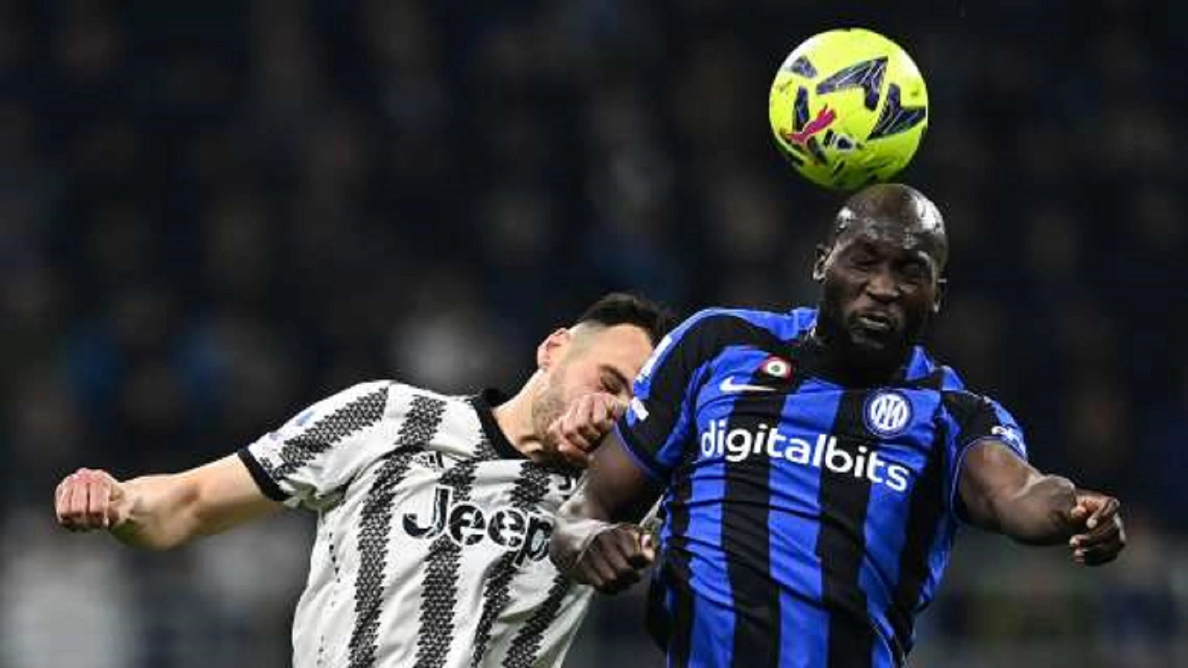 Copertina di Juve Inter Lukaku segna e si fa espellere. Handanovic e Cuadrado vengono alle mani