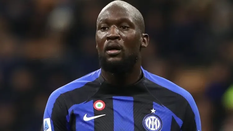 /images/l/u/k/lukaku-rompe-il-silenzio.jpg