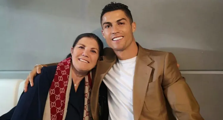 /images/m/a/d/madreronaldo.png