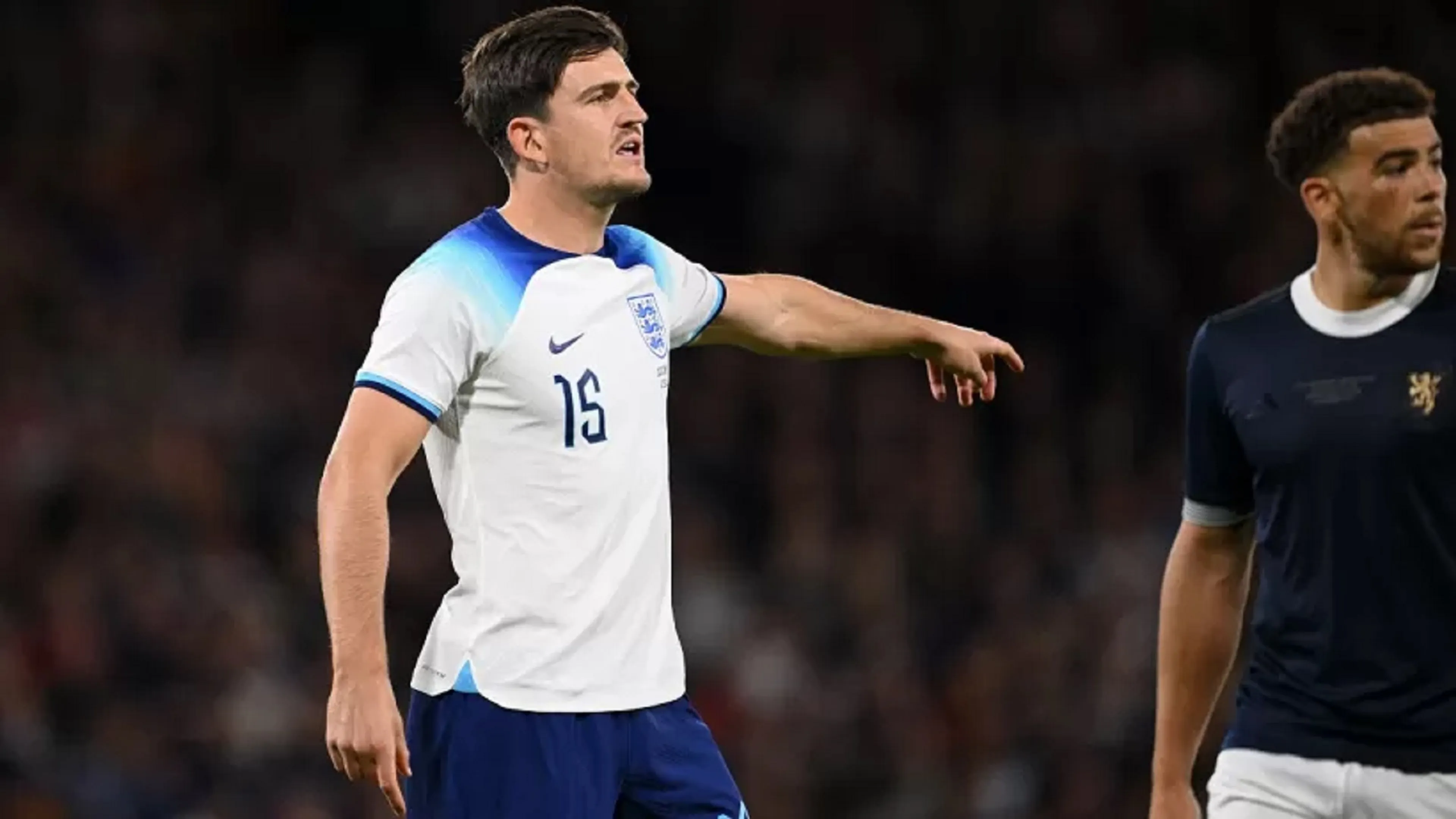 Copertina di Maguire, altro autogol. Tabloid inglesi duri: "È il Donnarumma inglese" (VIDEO)