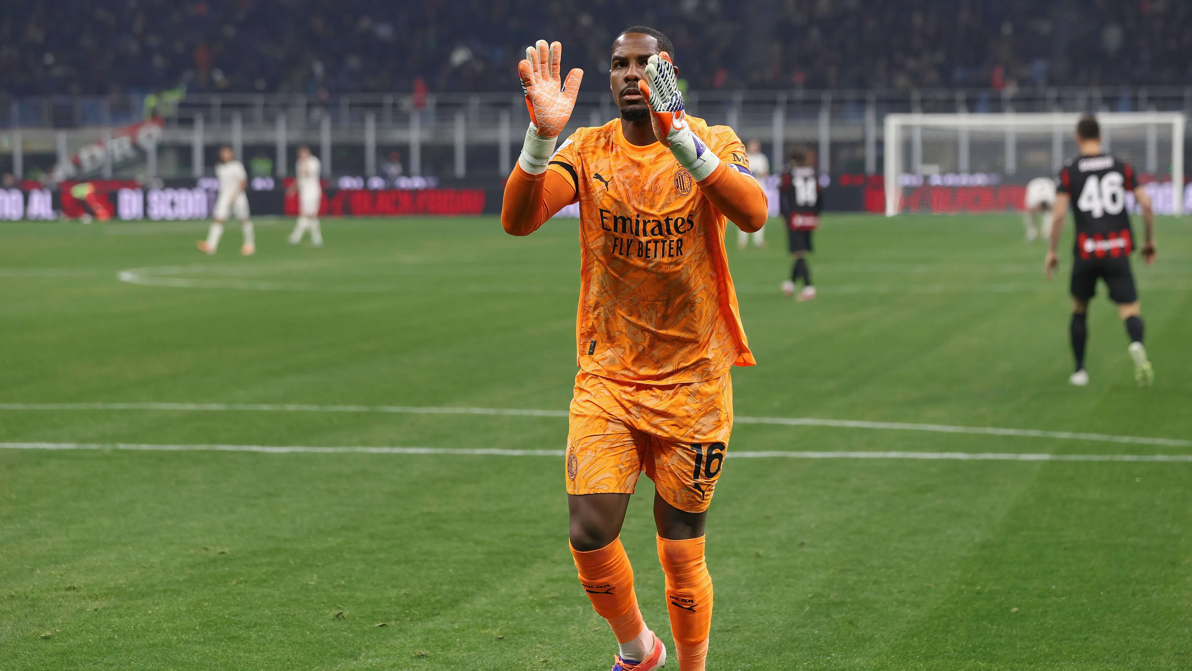 Canal+ mette ansia ai tifosi del Milan, con una pessima notizia su Maignan