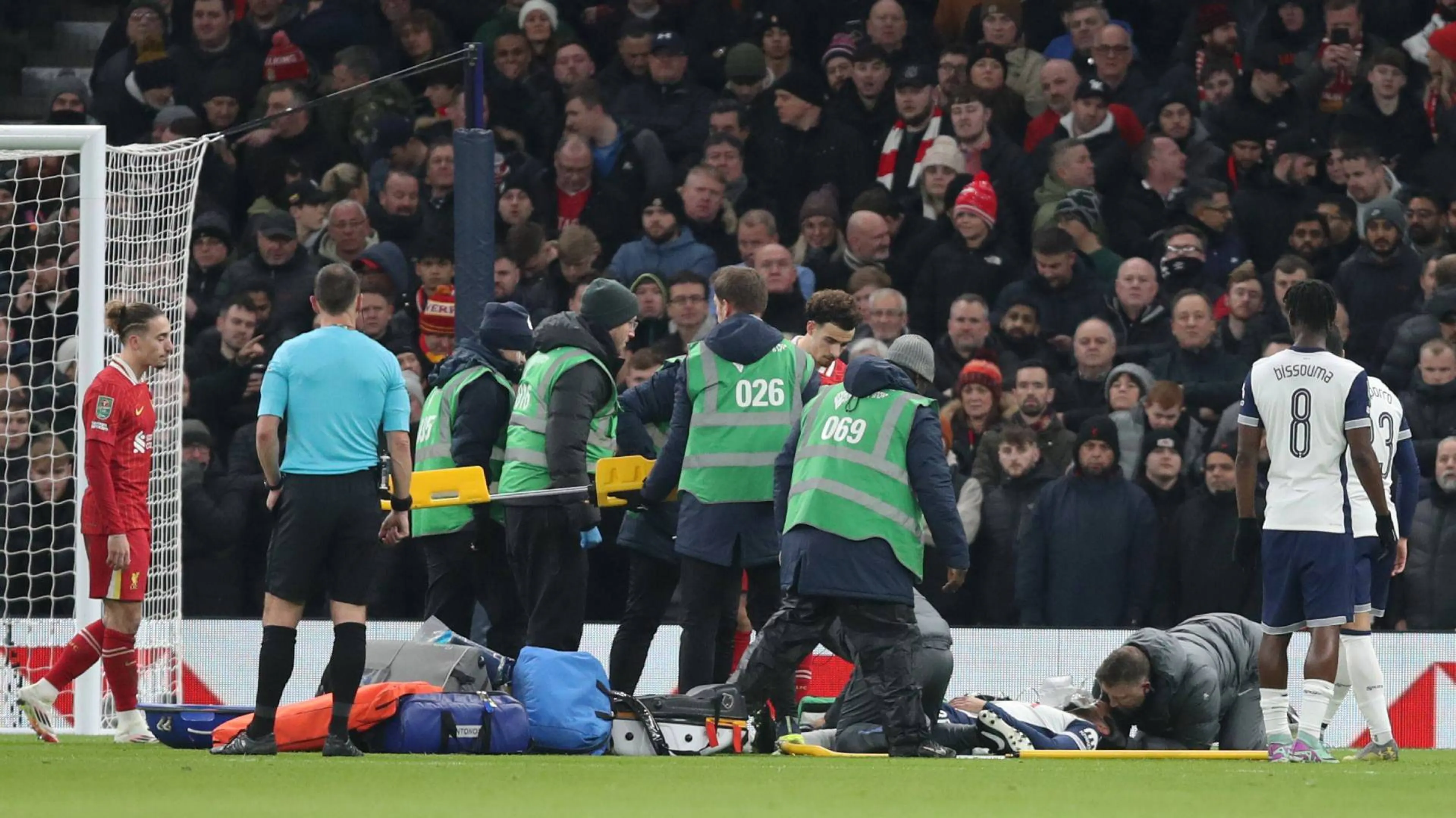 Copertina di Bentancur, malore in campo durante Tottenham-Liverpool