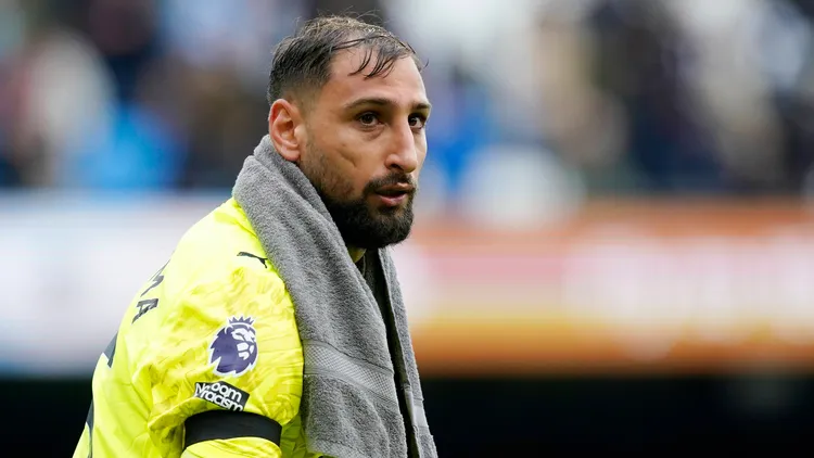 /images/m/a/n/manchester-england-14th-september-2025-gianluigi-donnarumma-of-manchester-city-during-the-manchester-city-vs-manchester-united-manu-premier-league-match-at-the-etihad-stadium-manchester-picture-credit-should-read-andrew-yates-sportimage-editorial-use-only-no-use-with-unauthorised-audio-video-data-fixture-lists-club-league-logos-or-live-services-online-in-match-use-limited-to-120-images-no-video-emulation-no-use-in-betting-games-or-single-club-league-player-publications-spi168aymcimufc-spi-4139-0206jpg_1758004699278.jpg