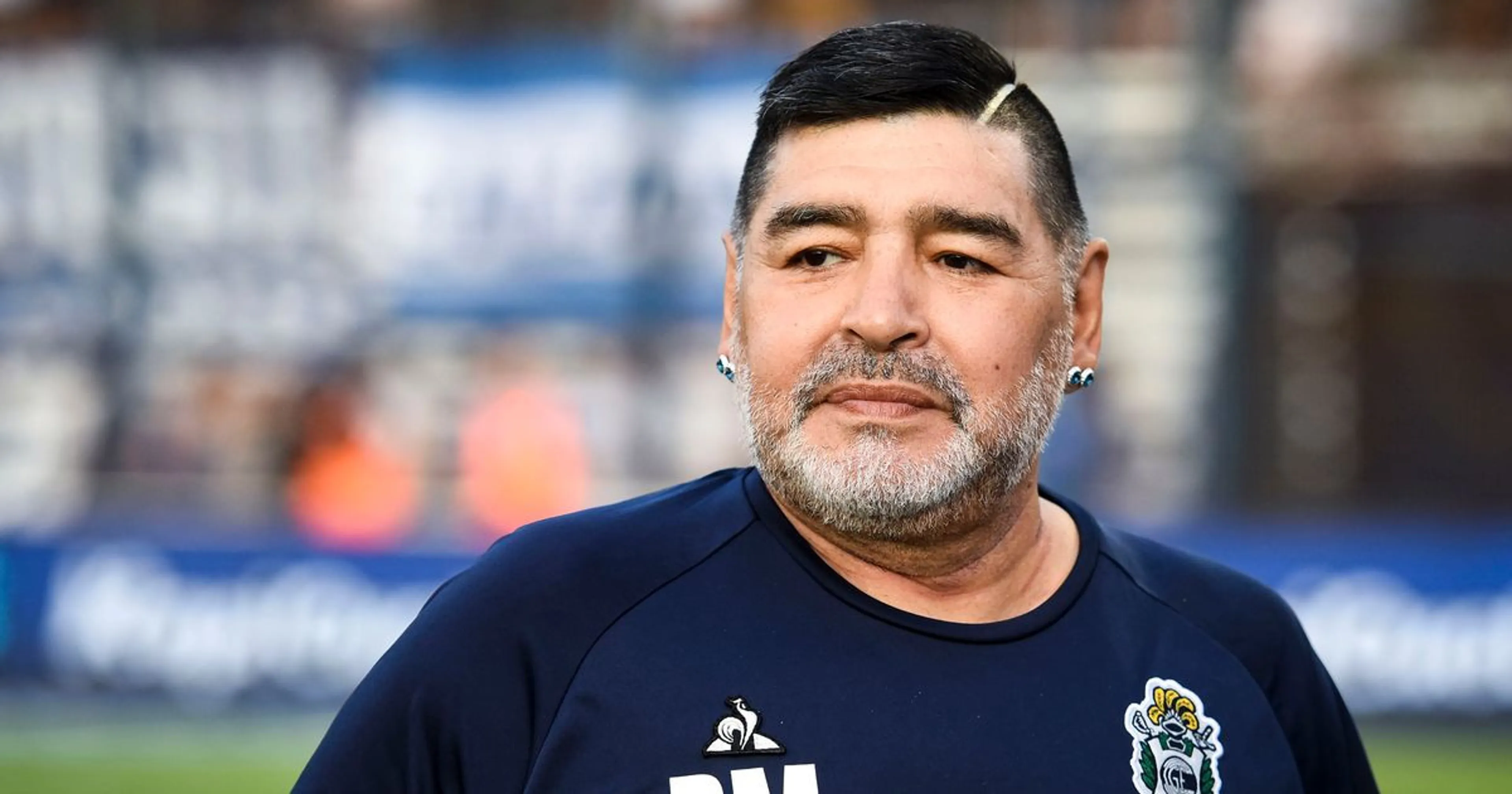 Copertina di “Ridotto in schiavitù con alcol e droghe”, gli ultimi agghiaccianti giorni di Maradona