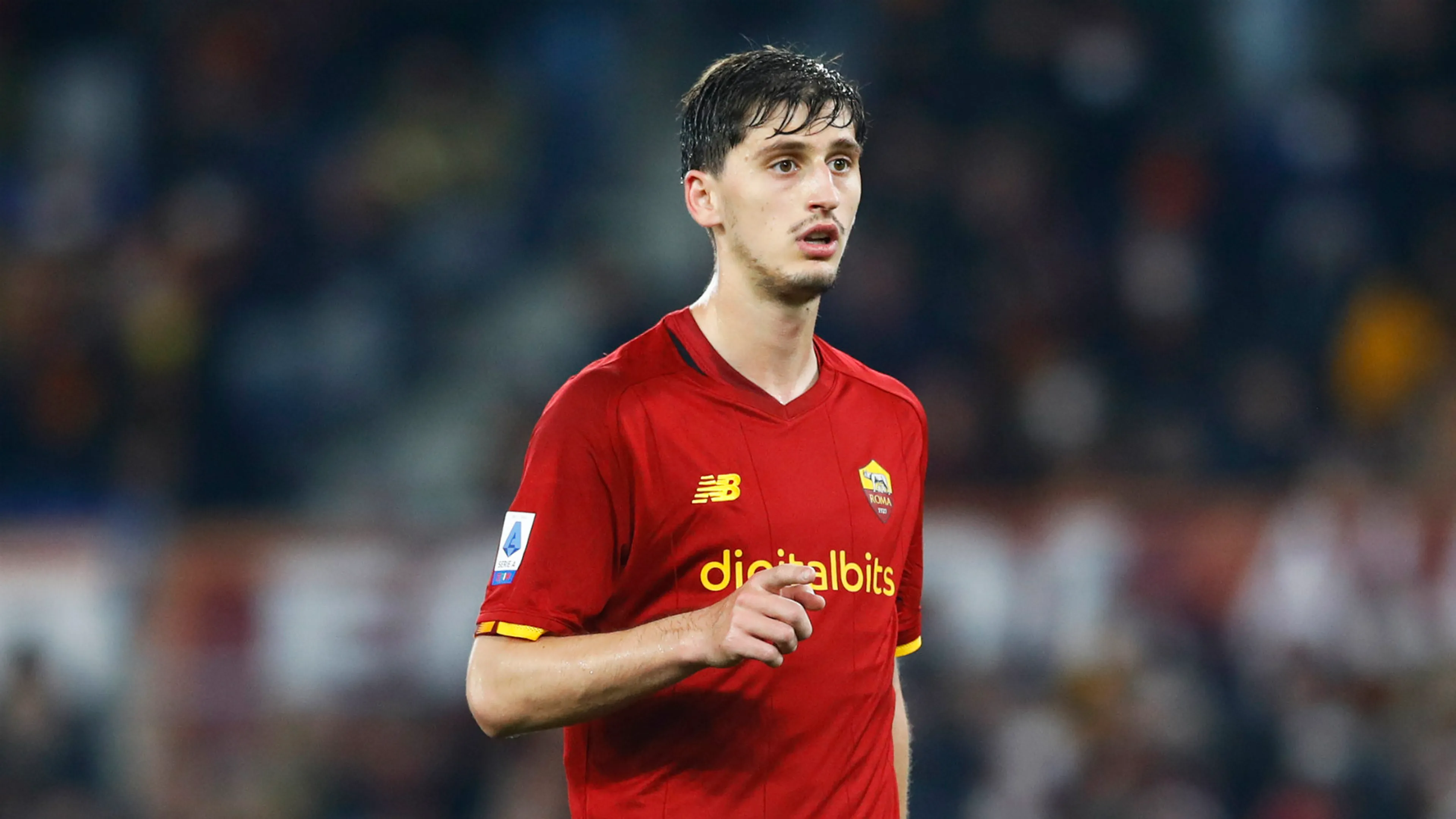 Roma Milan, altro infortunio per i giallorossi: Kumbulla esce al quarto d'ora dopo uno scontro con Giroud