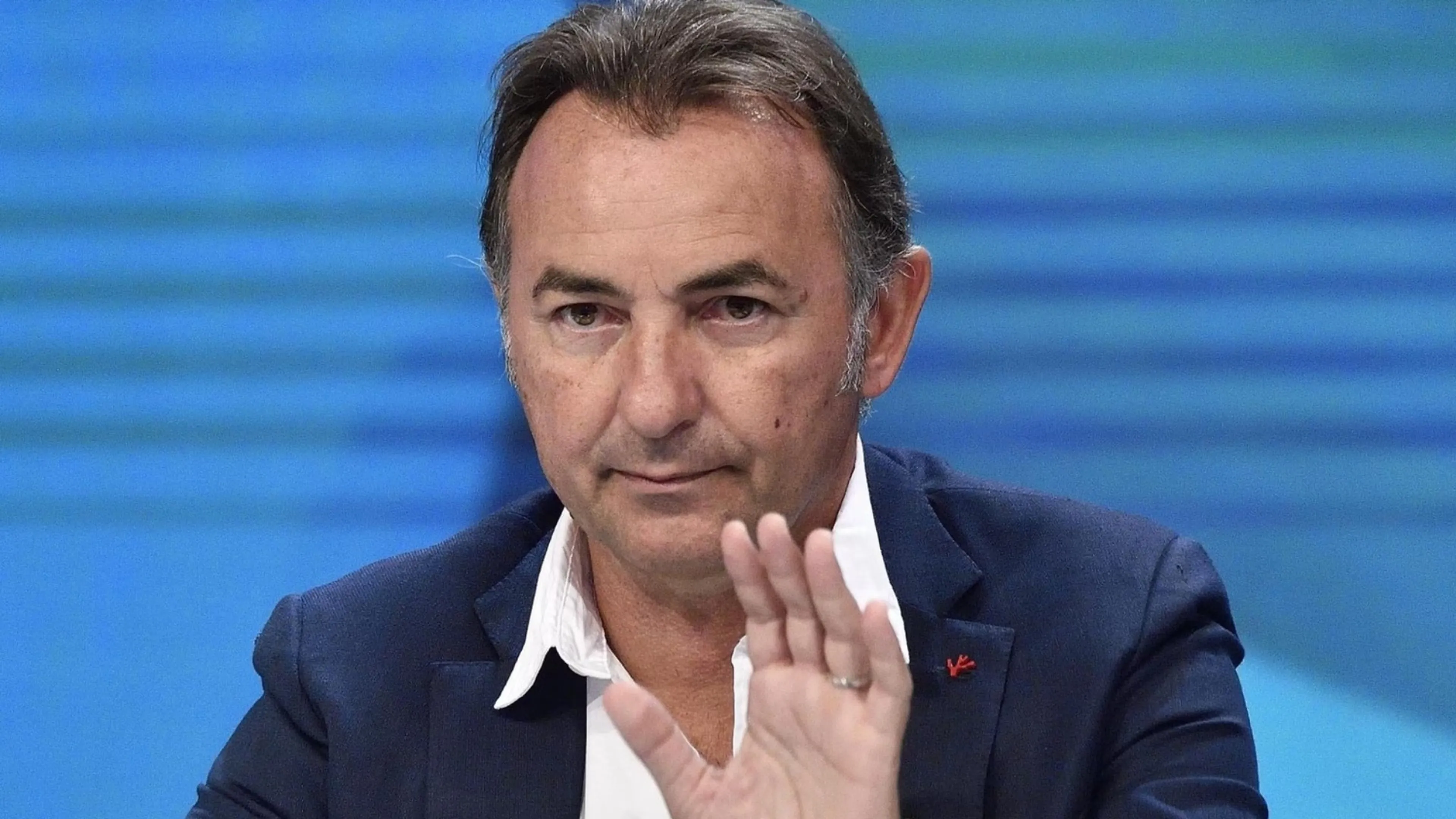 Copertina di Ansia per Massimo Mauro: infarto mentre giocava a padel