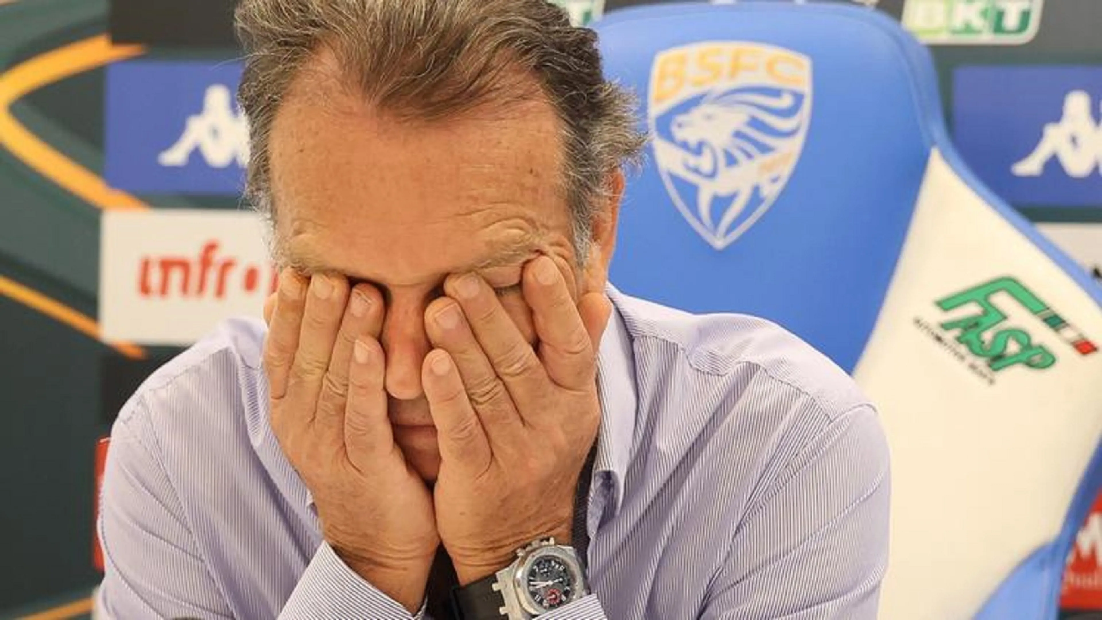 Copertina di Furia ultrà contro Cellino, scappa chiudendosi nello spogliatoio