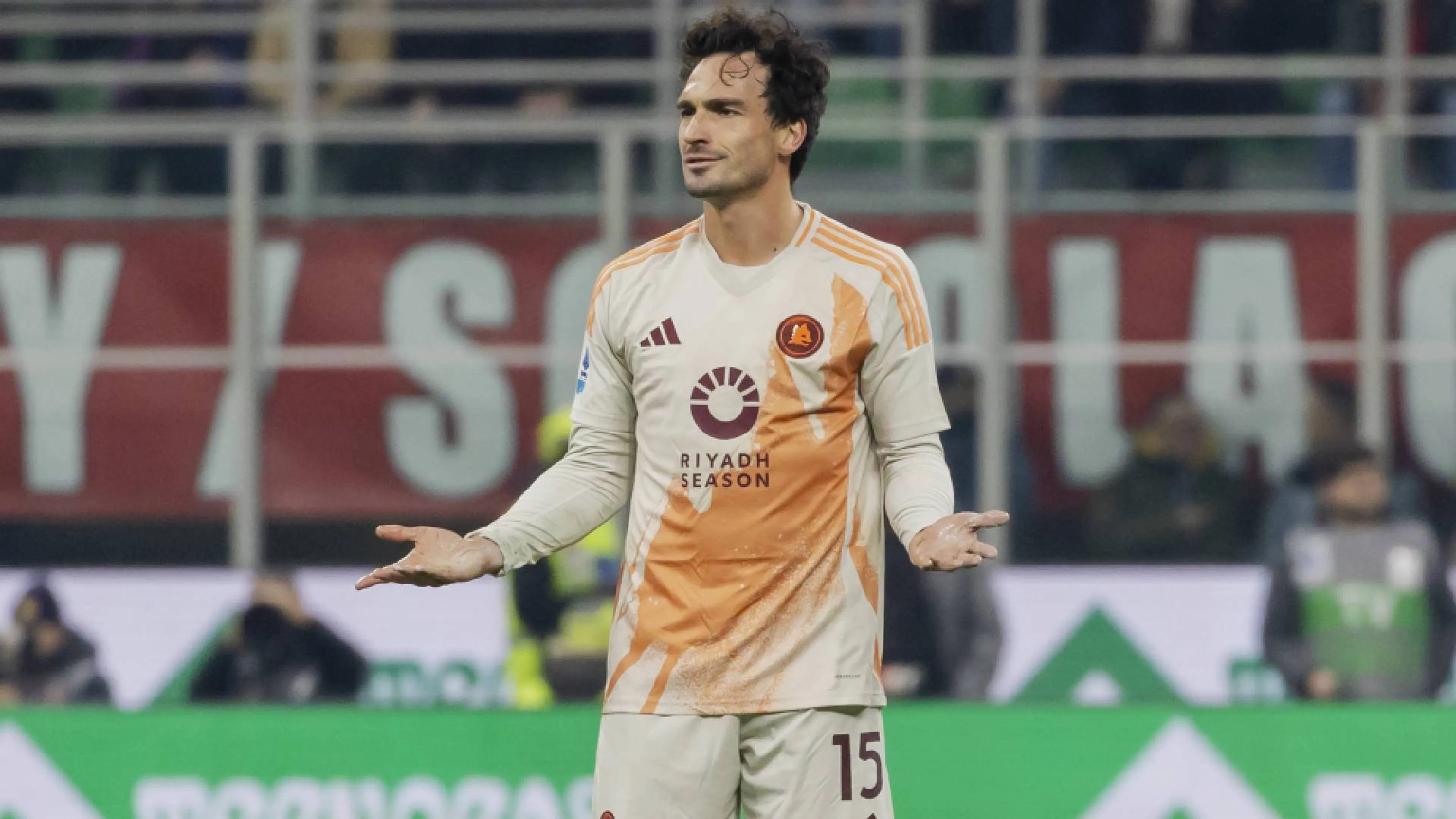 Roma, parla Hummels: "In estate deciderò il mio futuro. Ecco perché ho scelto la Roma e non il Bologna"