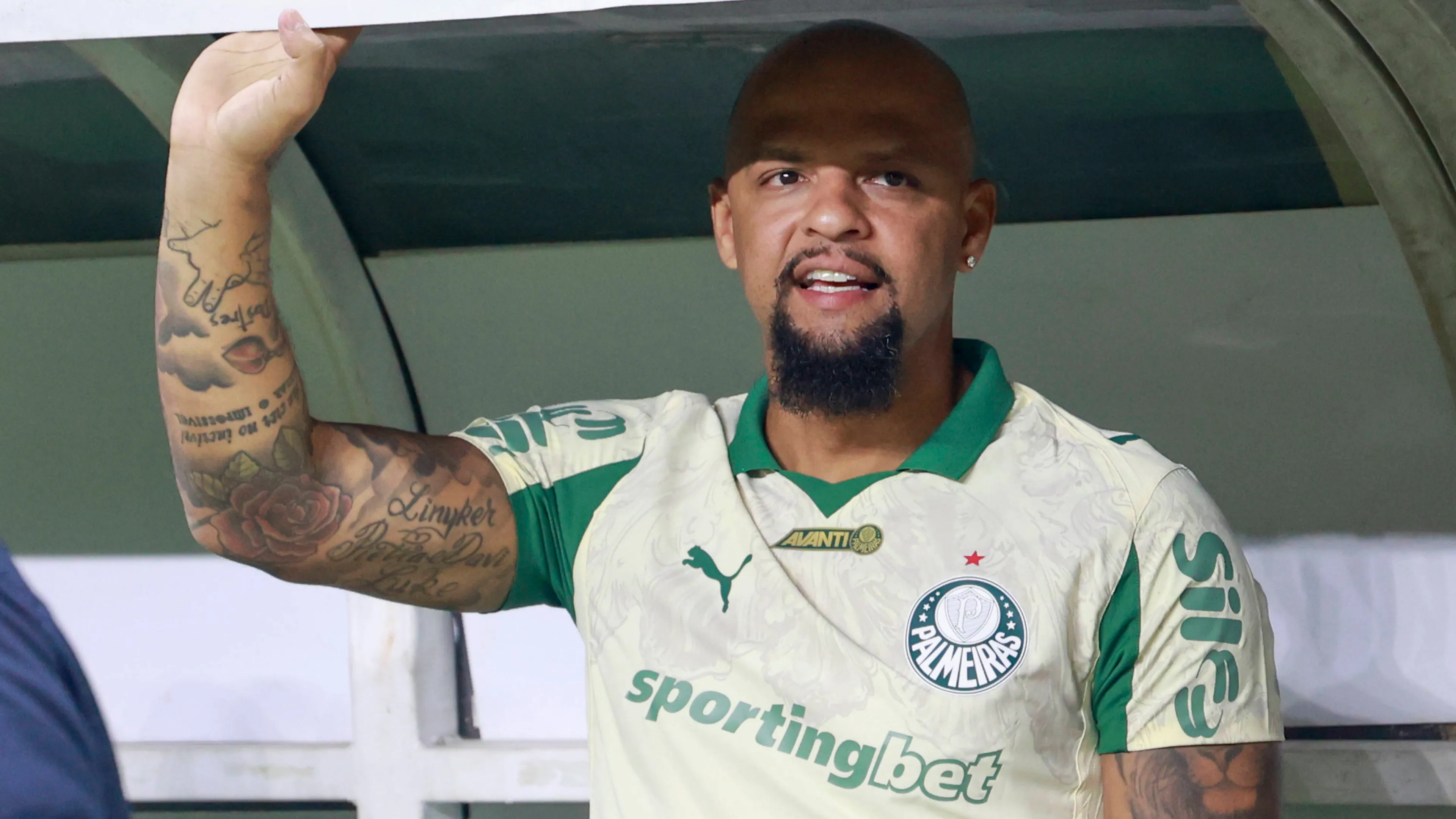 Bordata di Felipe Melo a De Boer: "Stavi sulle p***e a tutti"