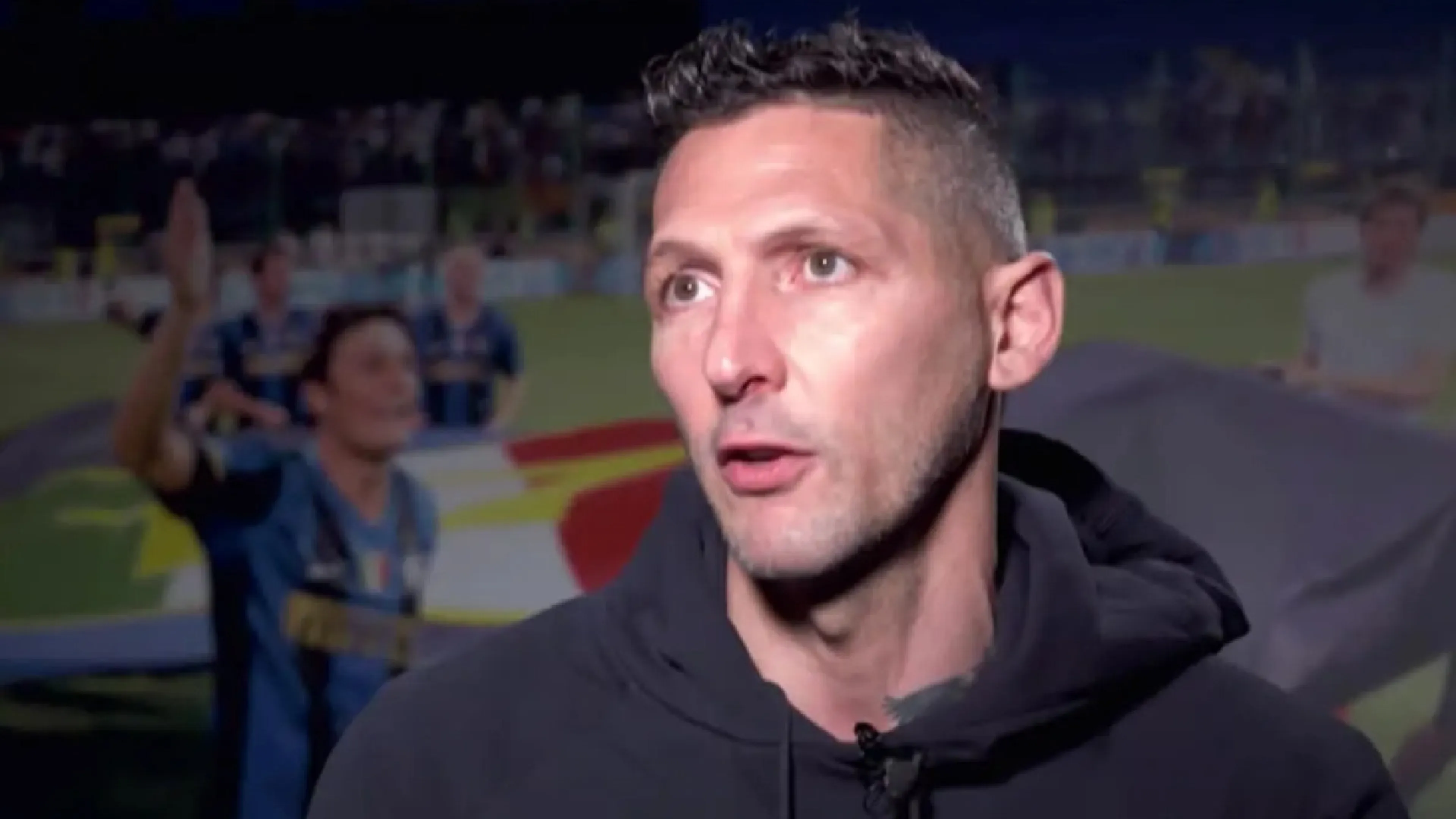 Copertina di Materazzi si gode la vittoria dell'Inter: "Che bello averli buttati fuori"